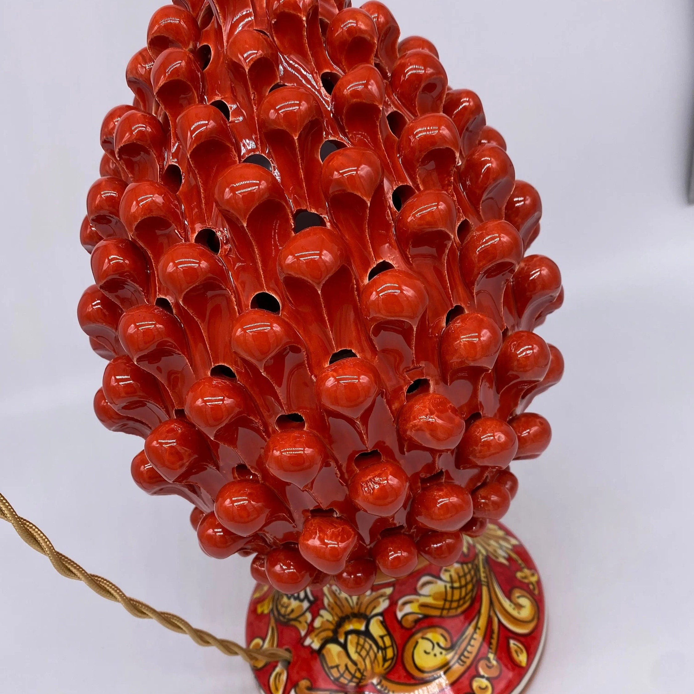 Lampada Pigna traforata Ceramica Caltagirone cm H.30 L.20 Artigianale Rosso Base Decorata DD CERAMICHE SICILIANE
