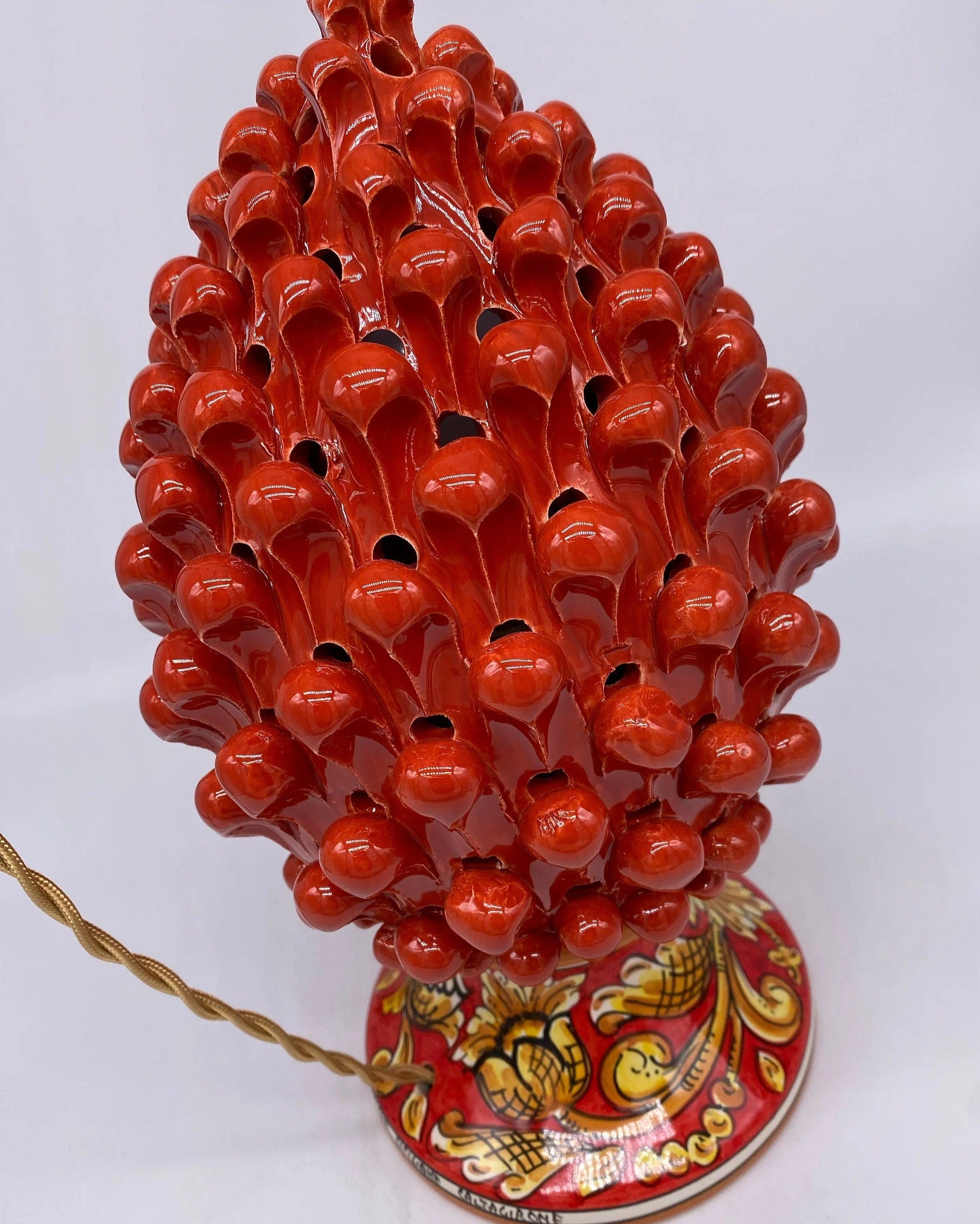 Lampada Pigna traforata Ceramica Caltagirone cm H.30 L.20 Artigianale Rosso Base Decorata DD CERAMICHE SICILIANE