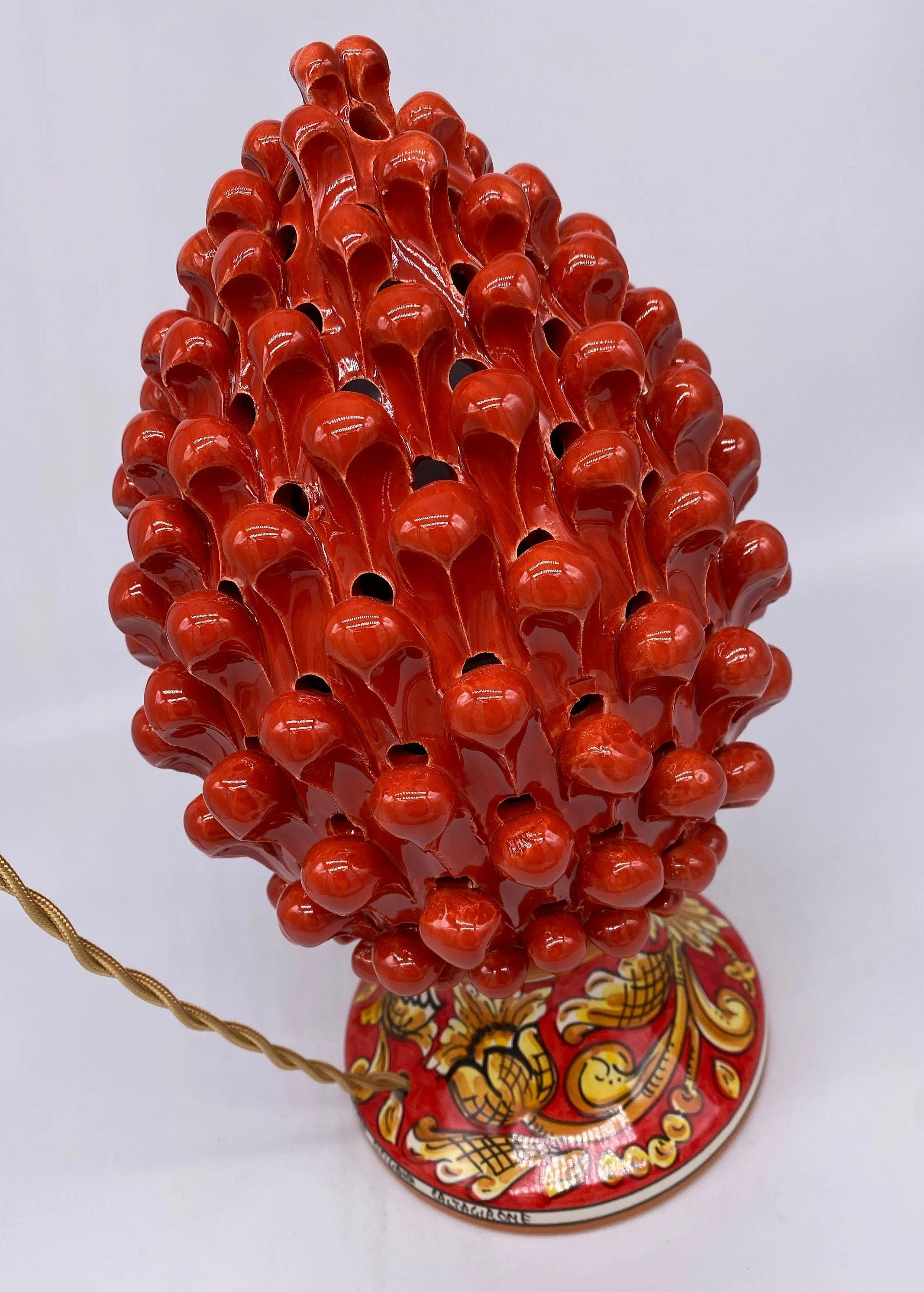 Lampada Pigna traforata Ceramica Caltagirone cm H.30 L.20 Artigianale Rosso Base Decorata DD CERAMICHE SICILIANE