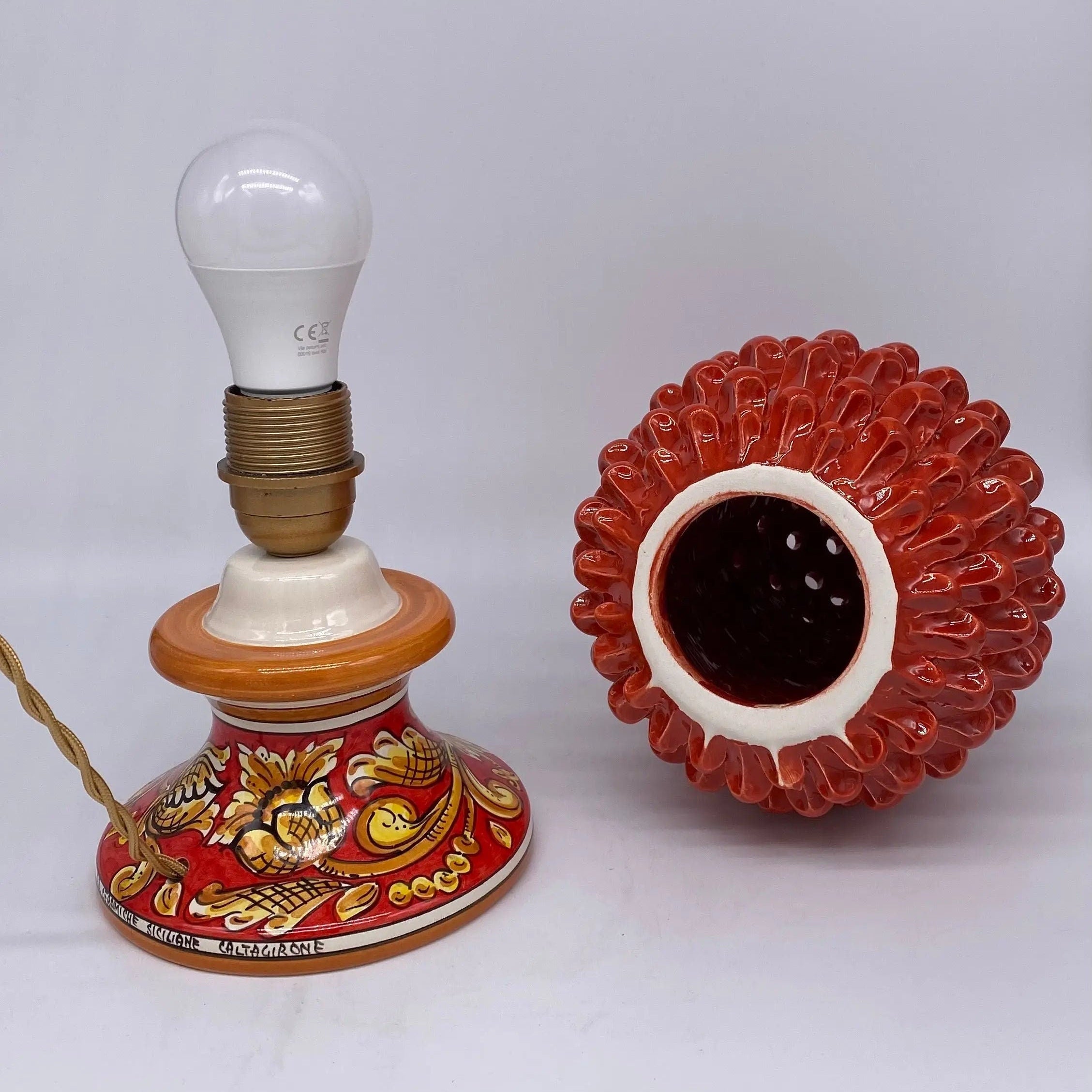 Lampada Pigna traforata Ceramica Caltagirone cm H.30 L.20 Artigianale Rosso Base Decorata DD CERAMICHE SICILIANE