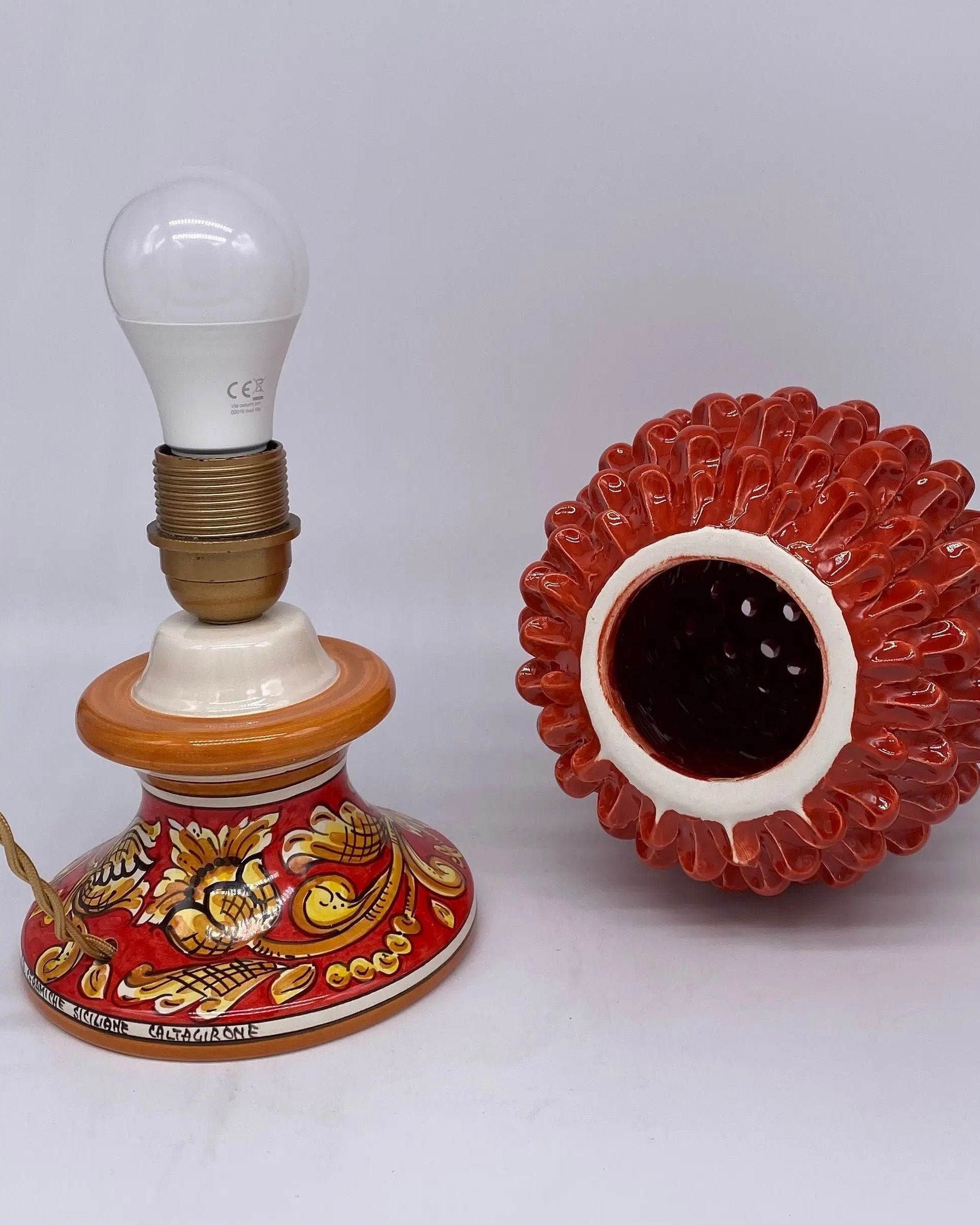 Lampada Pigna traforata Ceramica Caltagirone cm H.30 L.20 Artigianale Rosso Base Decorata DD CERAMICHE SICILIANE