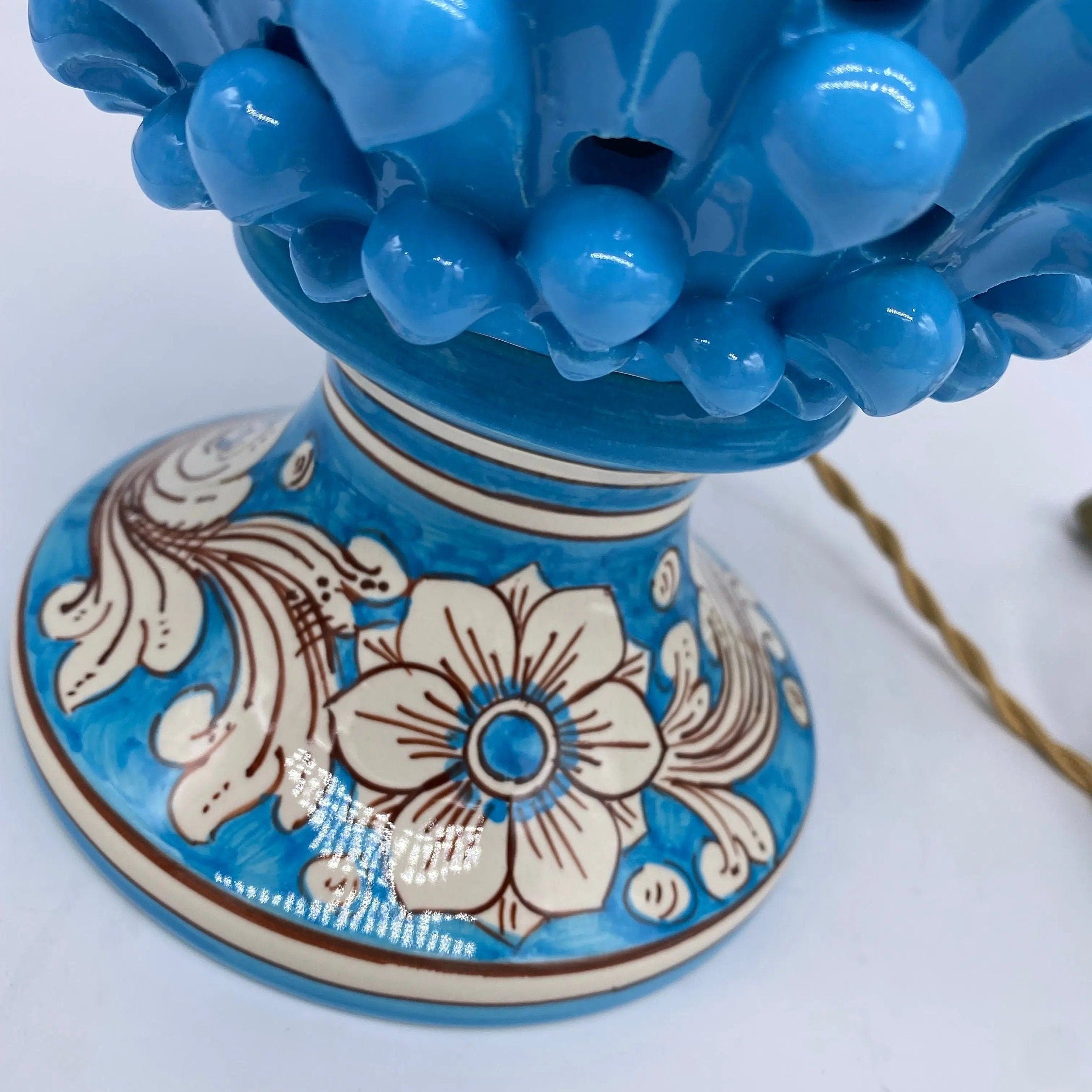 Lampada Pigna traforata Ceramica Caltagirone cm H.30 L.20 Artigianale Celeste Base Decorata DD CERAMICHE SICILIANE