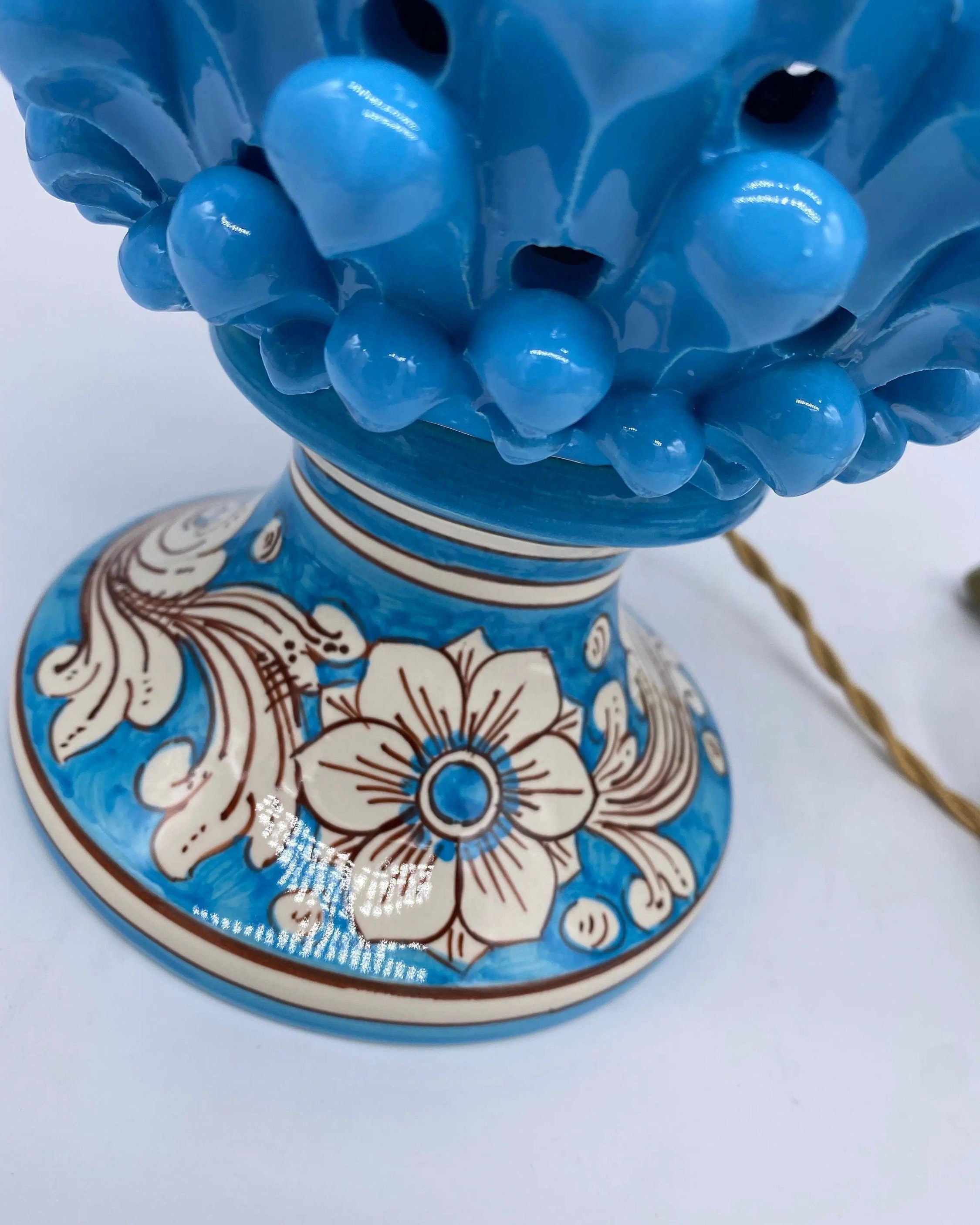 Lampada Pigna traforata Ceramica Caltagirone cm H.30 L.20 Artigianale Celeste Base Decorata DD CERAMICHE SICILIANE
