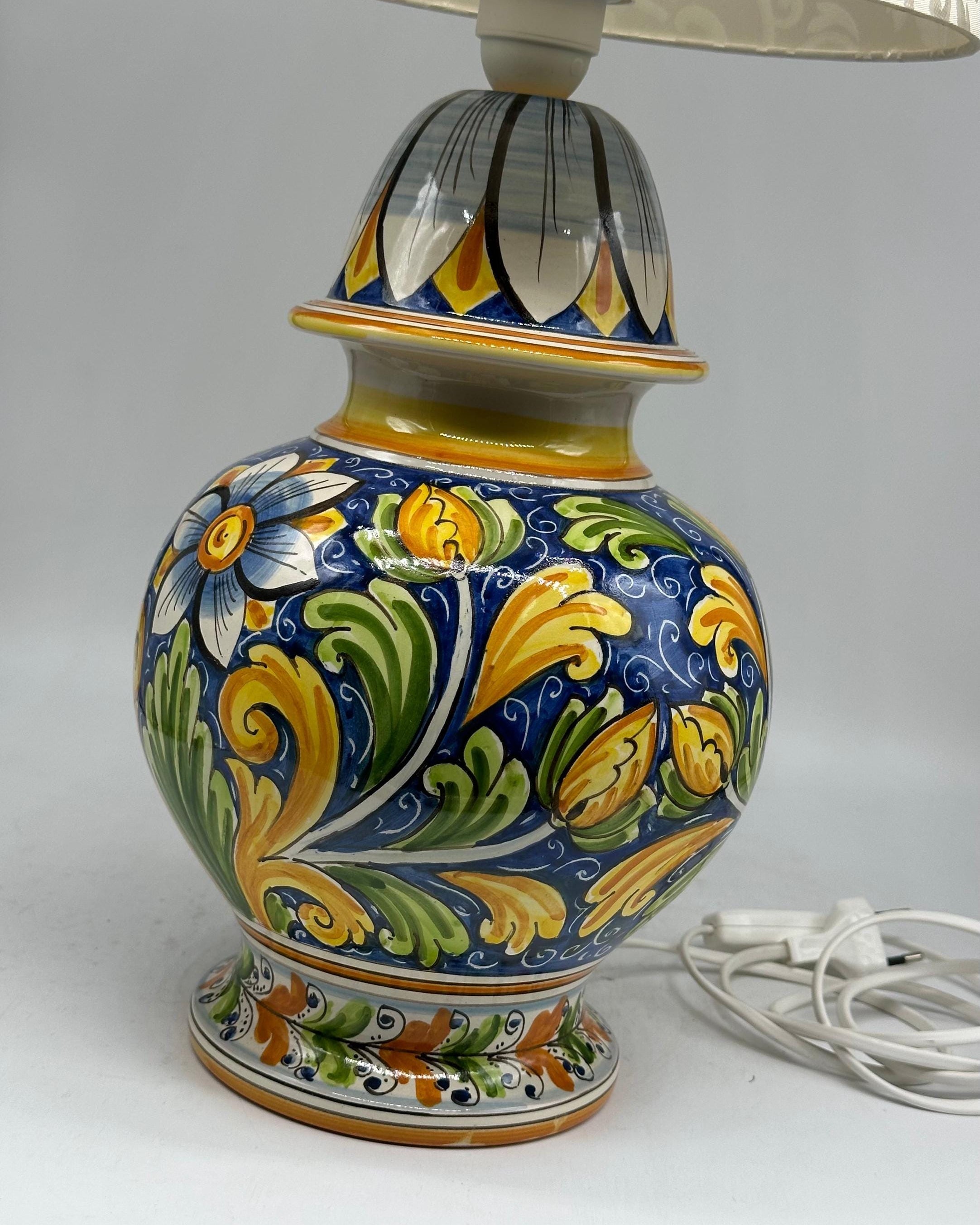 Lume Classico Ceramica Caltagirone cm H.35 L.20 Artigianale Decoro Fiore Blu - LAMPADA PIGNA