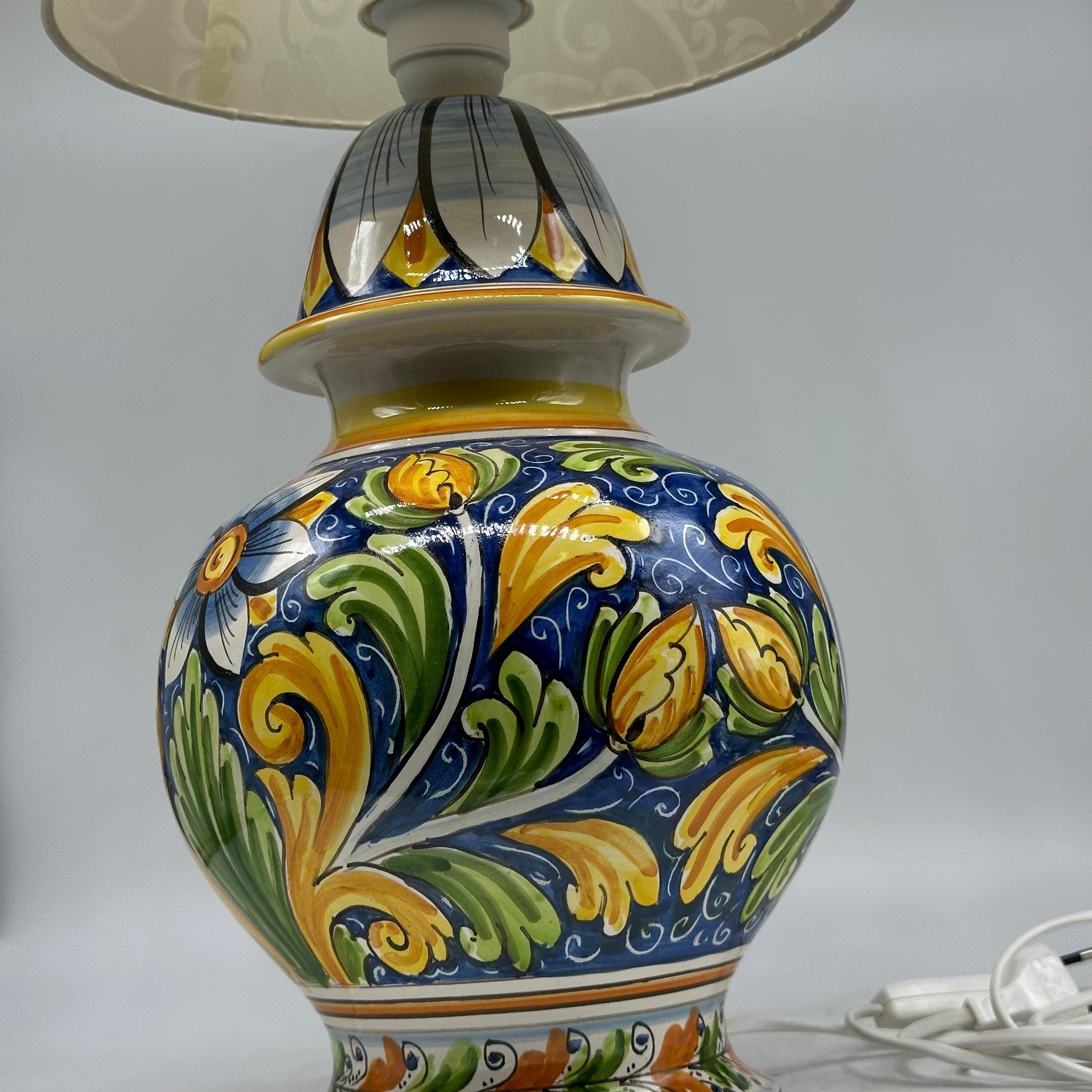 Lume Classico Ceramica Caltagirone cm H.35 L.20 Artigianale Decoro Fiore Blu - LAMPADA PIGNA