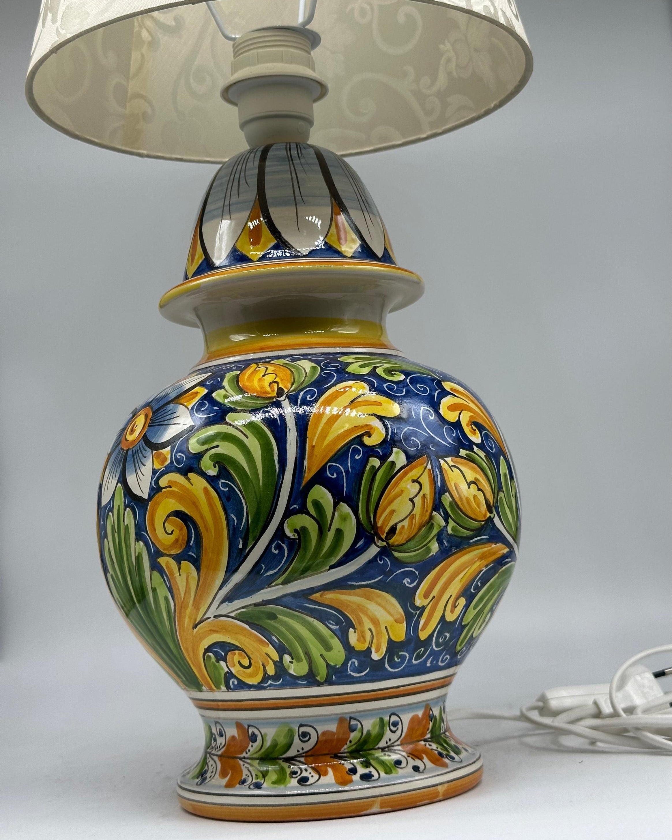 Lume Classico Ceramica Caltagirone cm H.35 L.20 Artigianale Decoro Fiore Blu - LAMPADA PIGNA