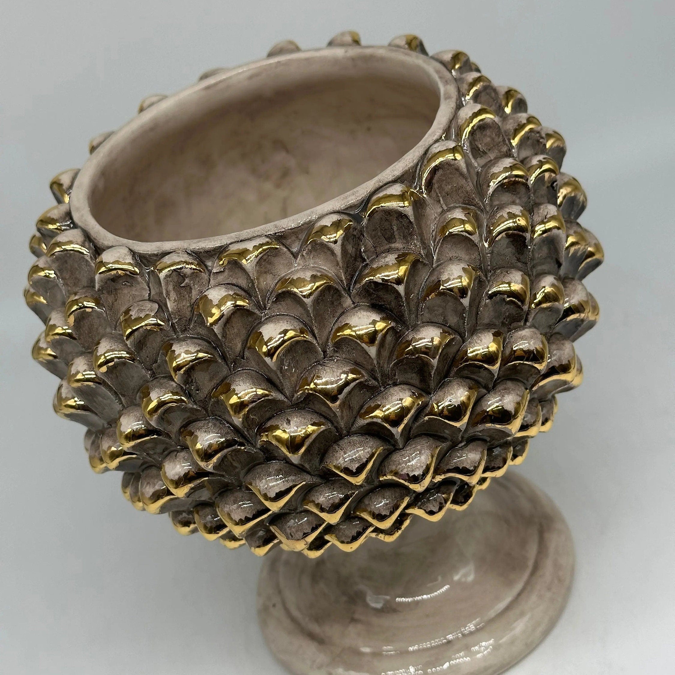 Portavaso Mezza Pigna Ceramica Caltagirone cm H.20 Artigianale Beige Punte Oro DD CERAMICHE SICILIANE