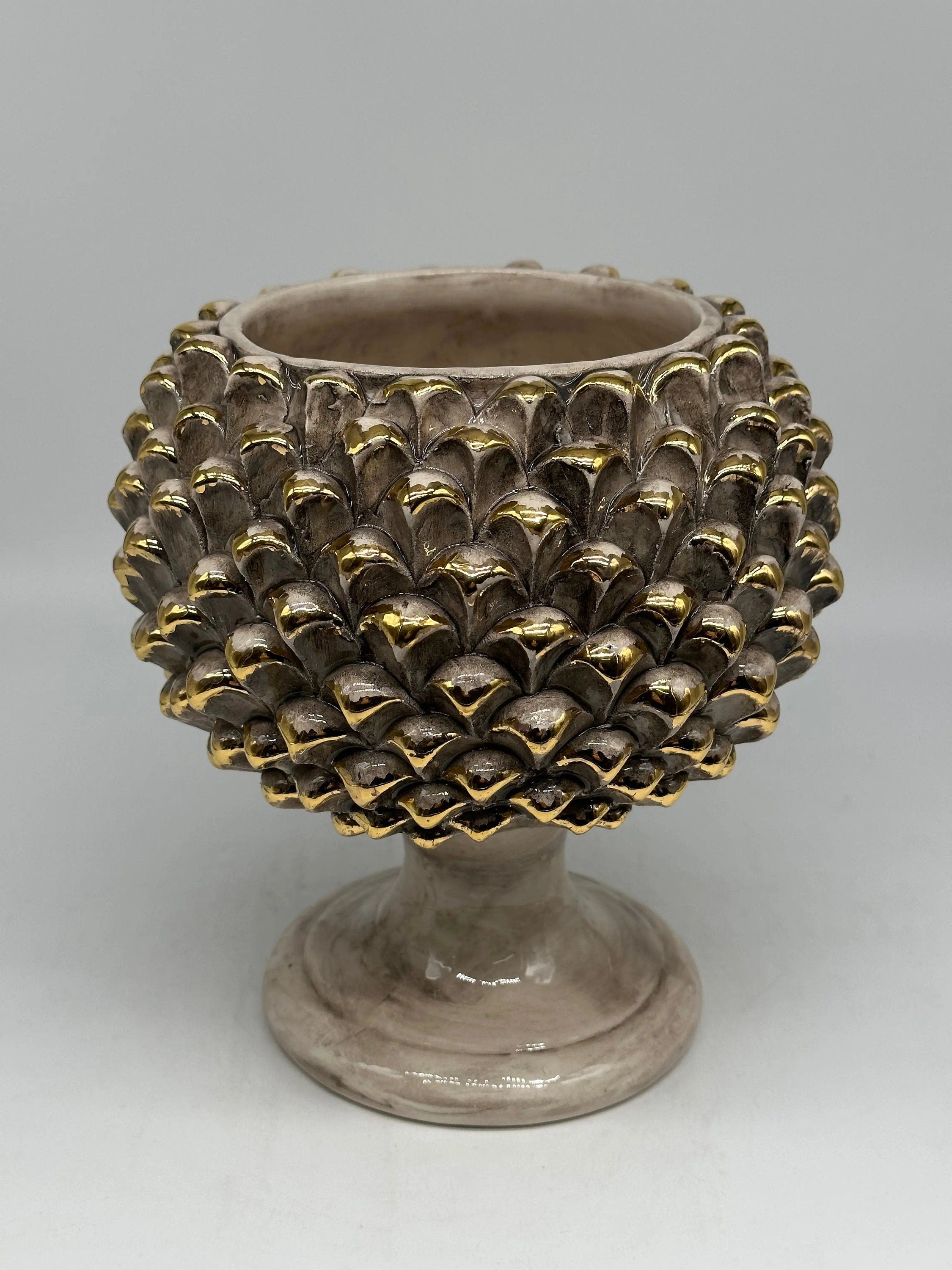 Portavaso Mezza Pigna Ceramica Caltagirone cm H.20 Artigianale Beige Punte Oro DD CERAMICHE SICILIANE