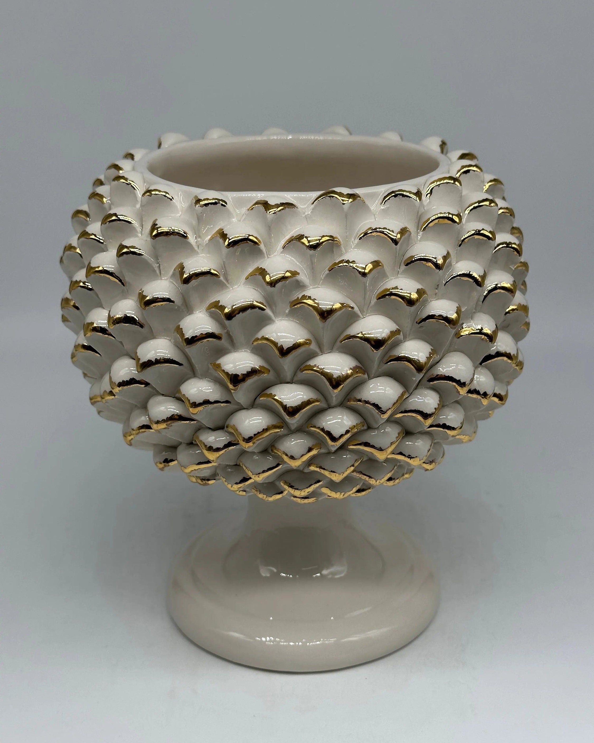 Portavaso Mezza Pigna Ceramica Caltagirone cm H.20 Artigianale Bianco Punte Oro DD CERAMICHE SICILIANE
