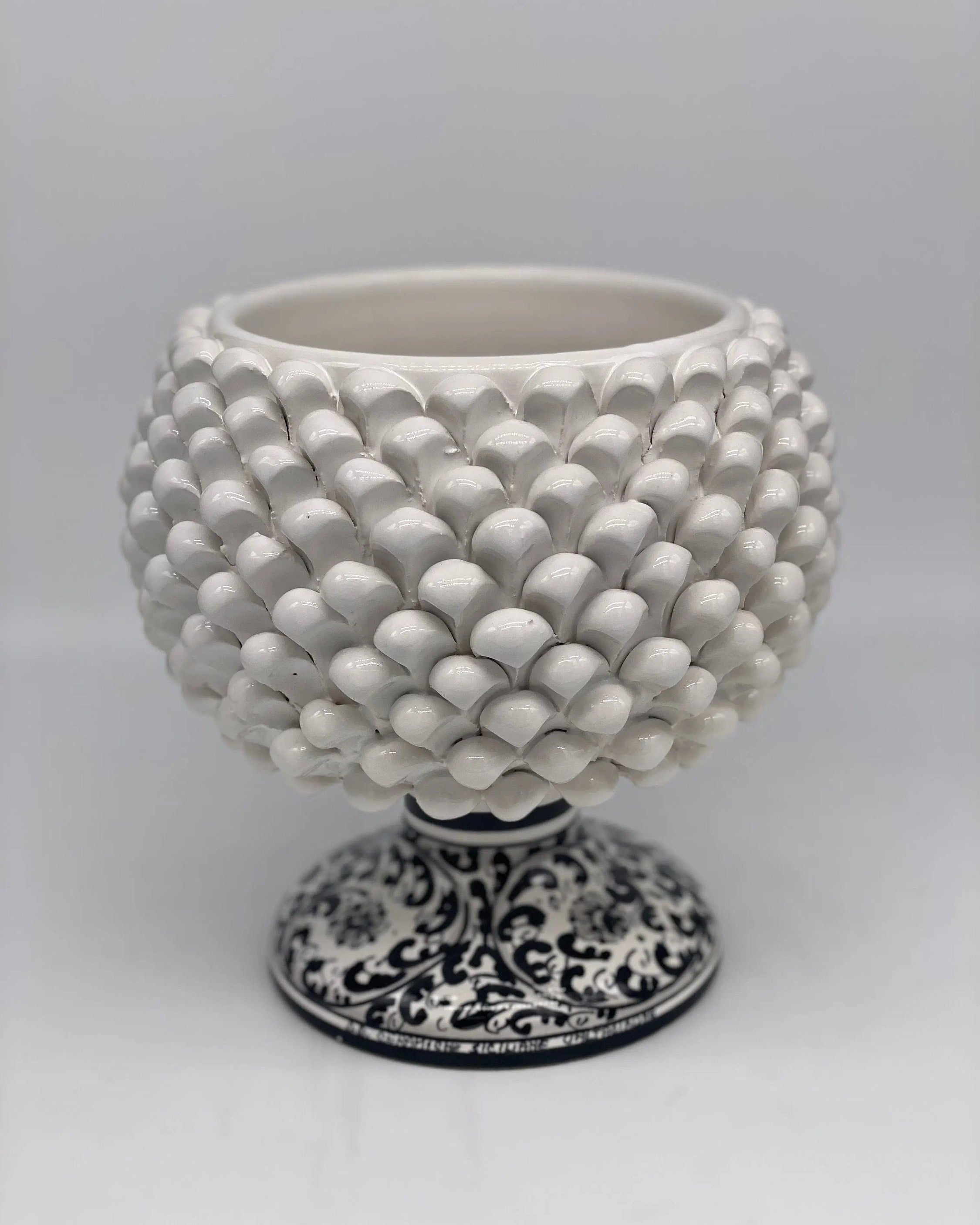 Portavaso Mezza Pigna Ceramica Caltagirone cm H.20 L.20 Artigianale Bianco Base Decorata DD CERAMICHE SICILIANE