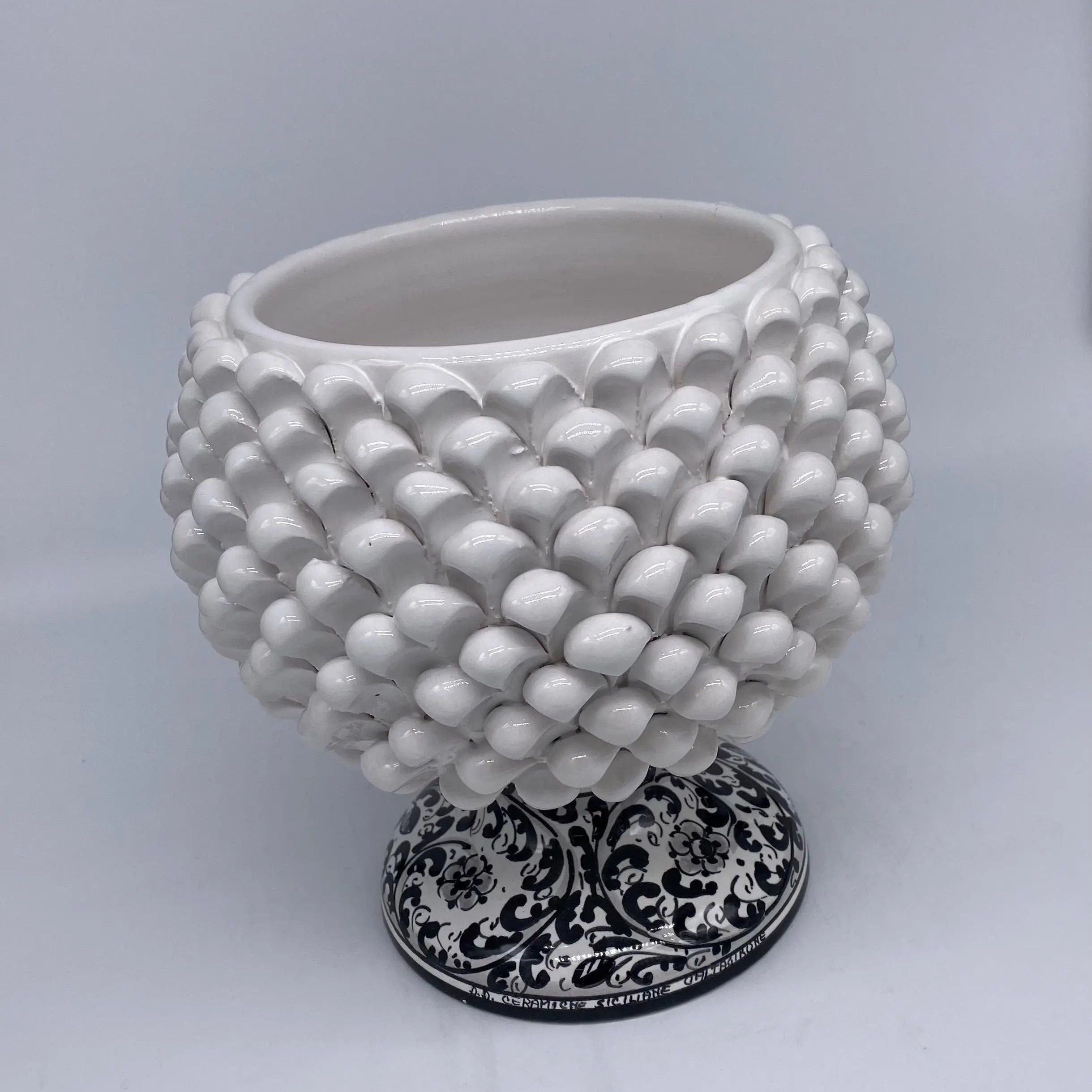 Portavaso Mezza Pigna Ceramica Caltagirone cm H.20 L.20 Artigianale Bianco Base Decorata DD CERAMICHE SICILIANE