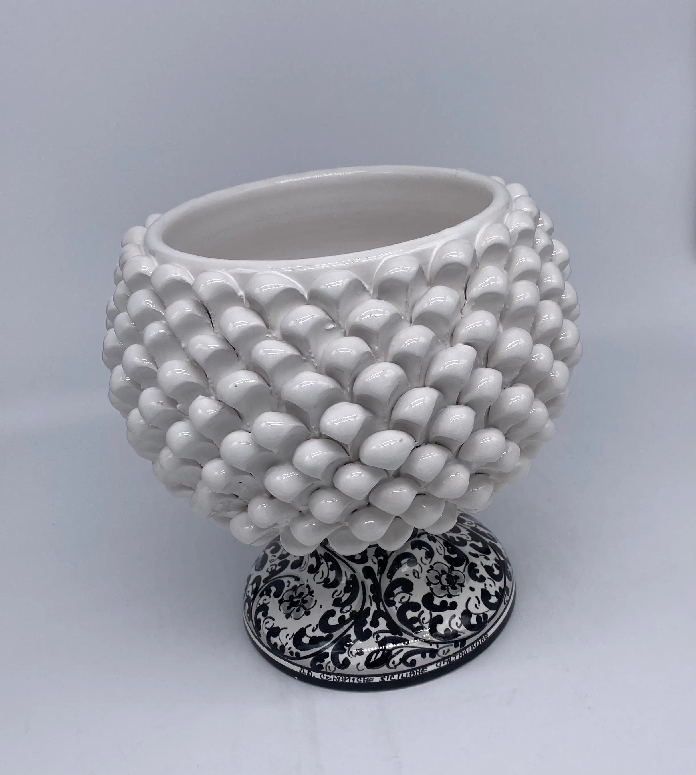 Portavaso Mezza Pigna Ceramica Caltagirone cm H.20 L.20 Artigianale Bianco Base Decorata DD CERAMICHE SICILIANE