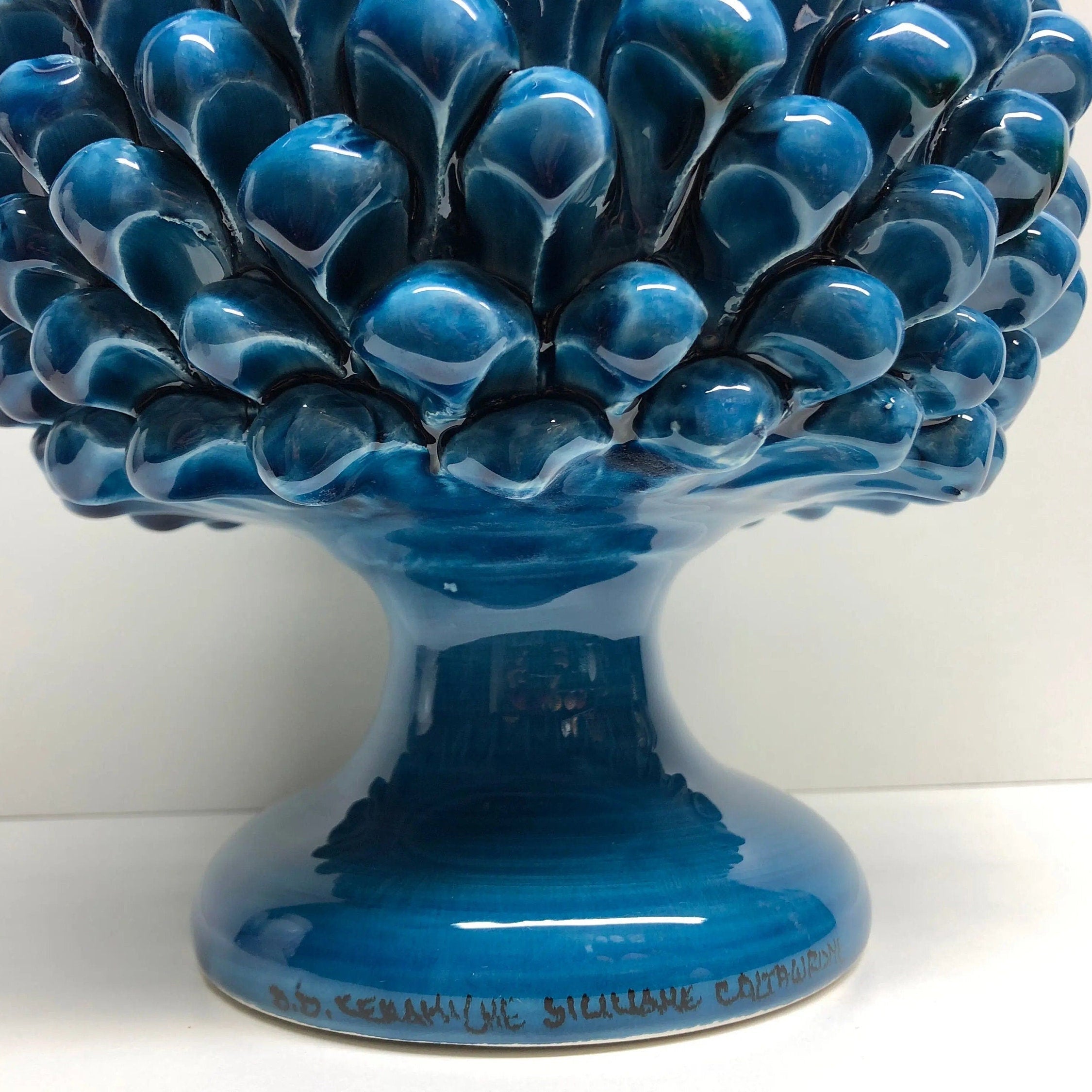 Portavaso Mezza Pigna Ceramica Caltagirone cm H.20 L.20 Artigianale Blu Cristallo DD CERAMICHE SICILIANE