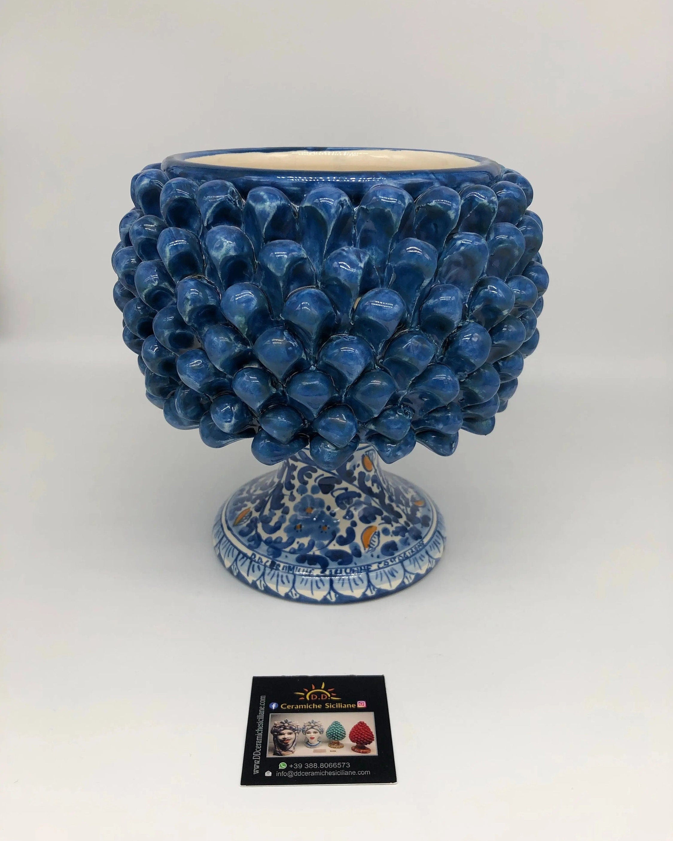 Portavaso Mezza Pigna Ceramica Caltagirone cm H.20 L.20 Artigianale Blu Antico Base Decorata DD CERAMICHE SICILIANE
