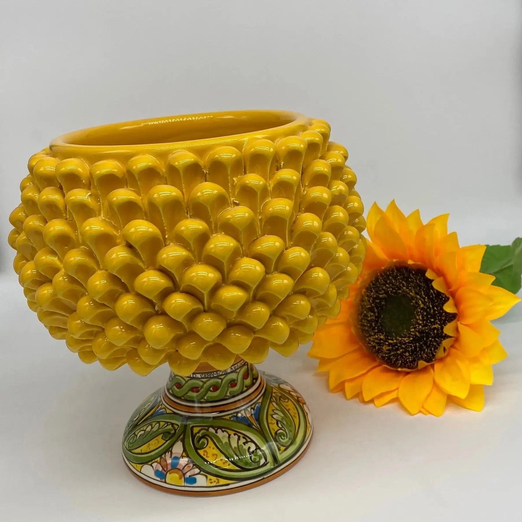 Portavaso Mezza Pigna Ceramica Caltagirone cm H.20 L.20 Artigianale Giallo Base Decorata DD CERAMICHE SICILIANE