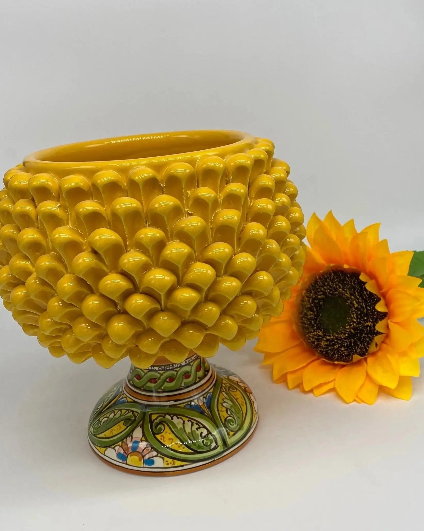 Portavaso Mezza Pigna Ceramica Caltagirone cm H.20 L.20 Artigianale Giallo Base Decorata DD CERAMICHE SICILIANE