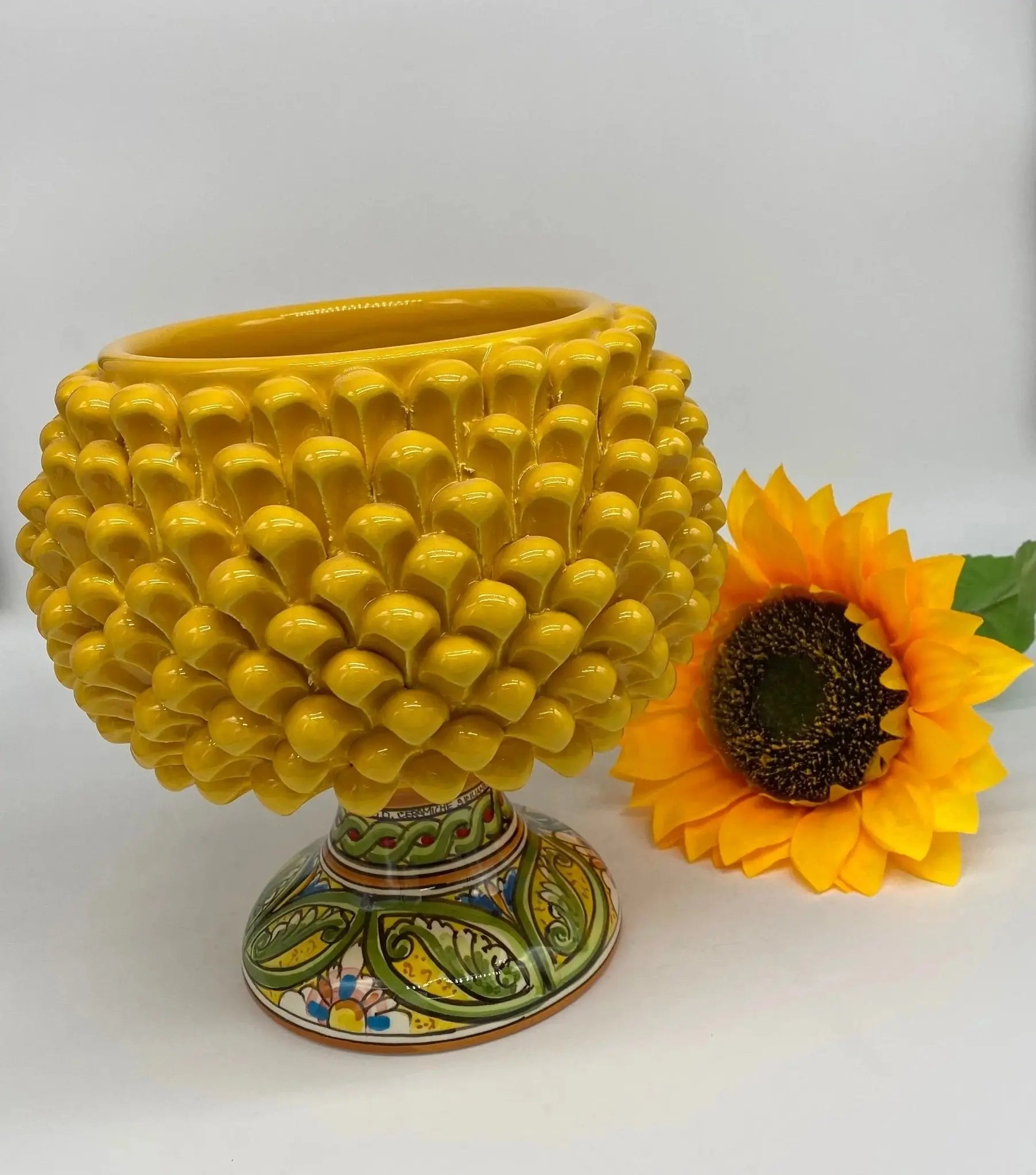 Portavaso Mezza Pigna Ceramica Caltagirone cm H.20 L.20 Artigianale Giallo Base Decorata DD CERAMICHE SICILIANE