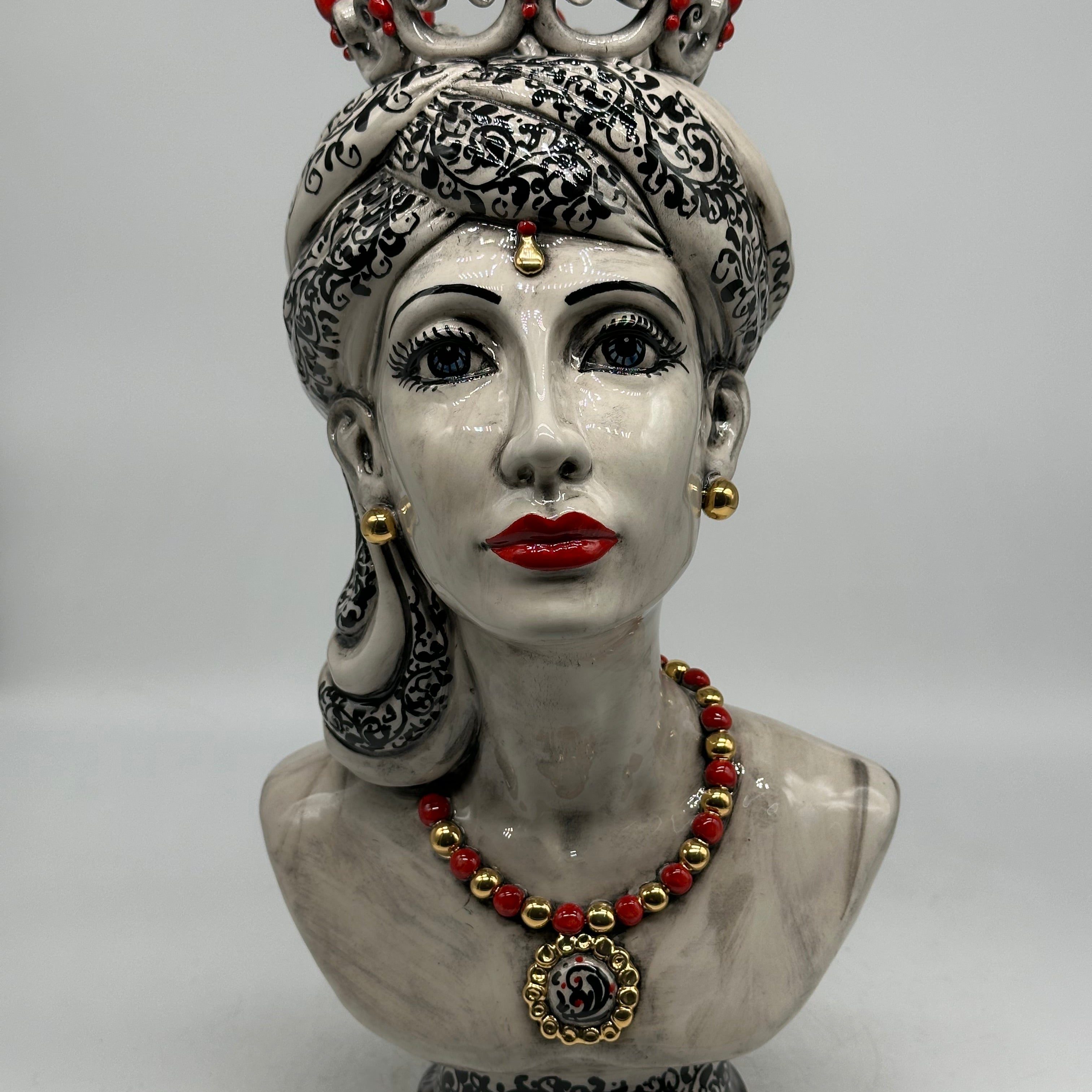 Mezzobusto Ceramica Caltagirone cm H.36 L.22 Artigianale Decoro ‘600 Nero Rosso Oro - Donna - TESTE DI MORO