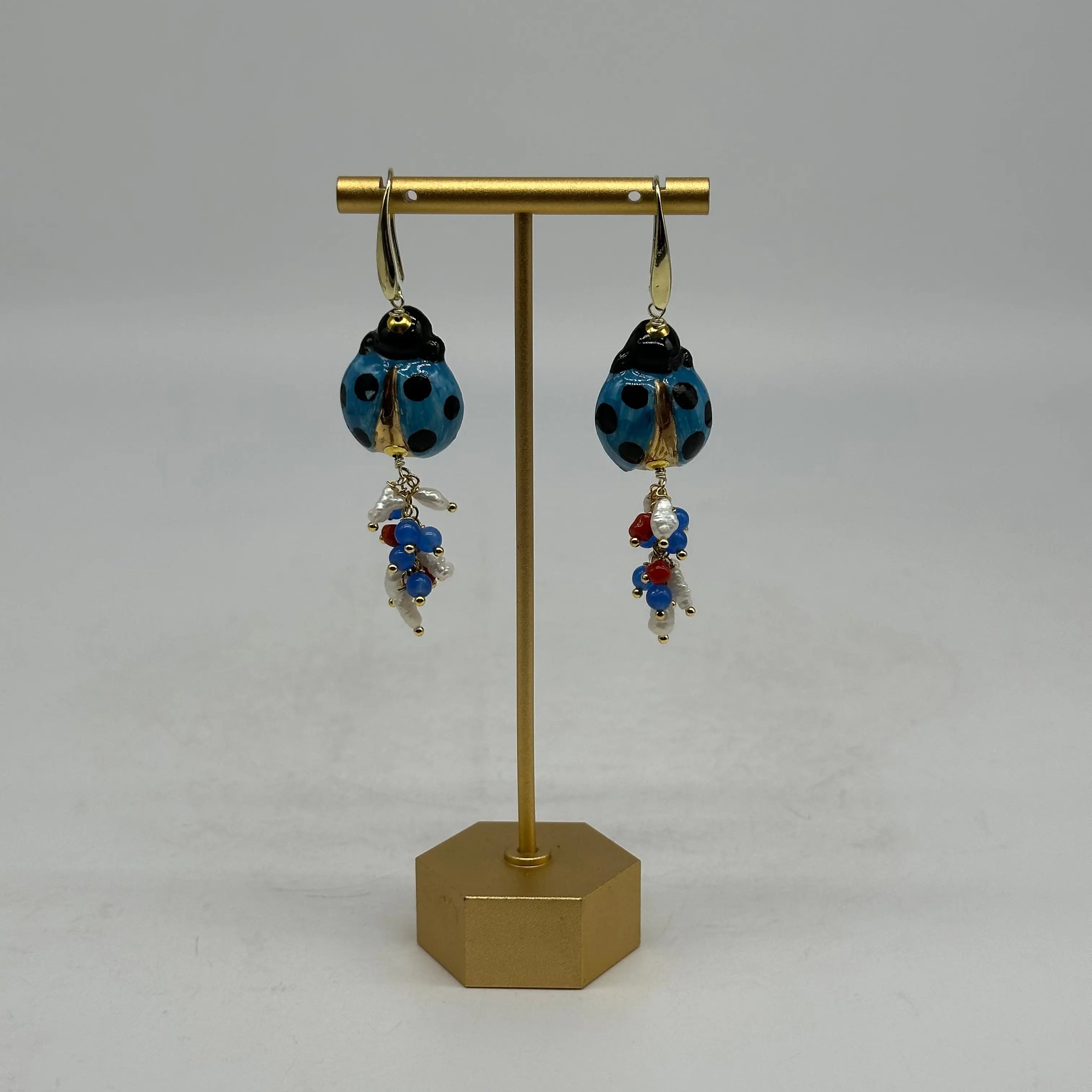 Orecchini Artigianali Coccinella Celeste Portafortuna in Ceramica di Caltagirone DD CERAMICHE SICILIANE