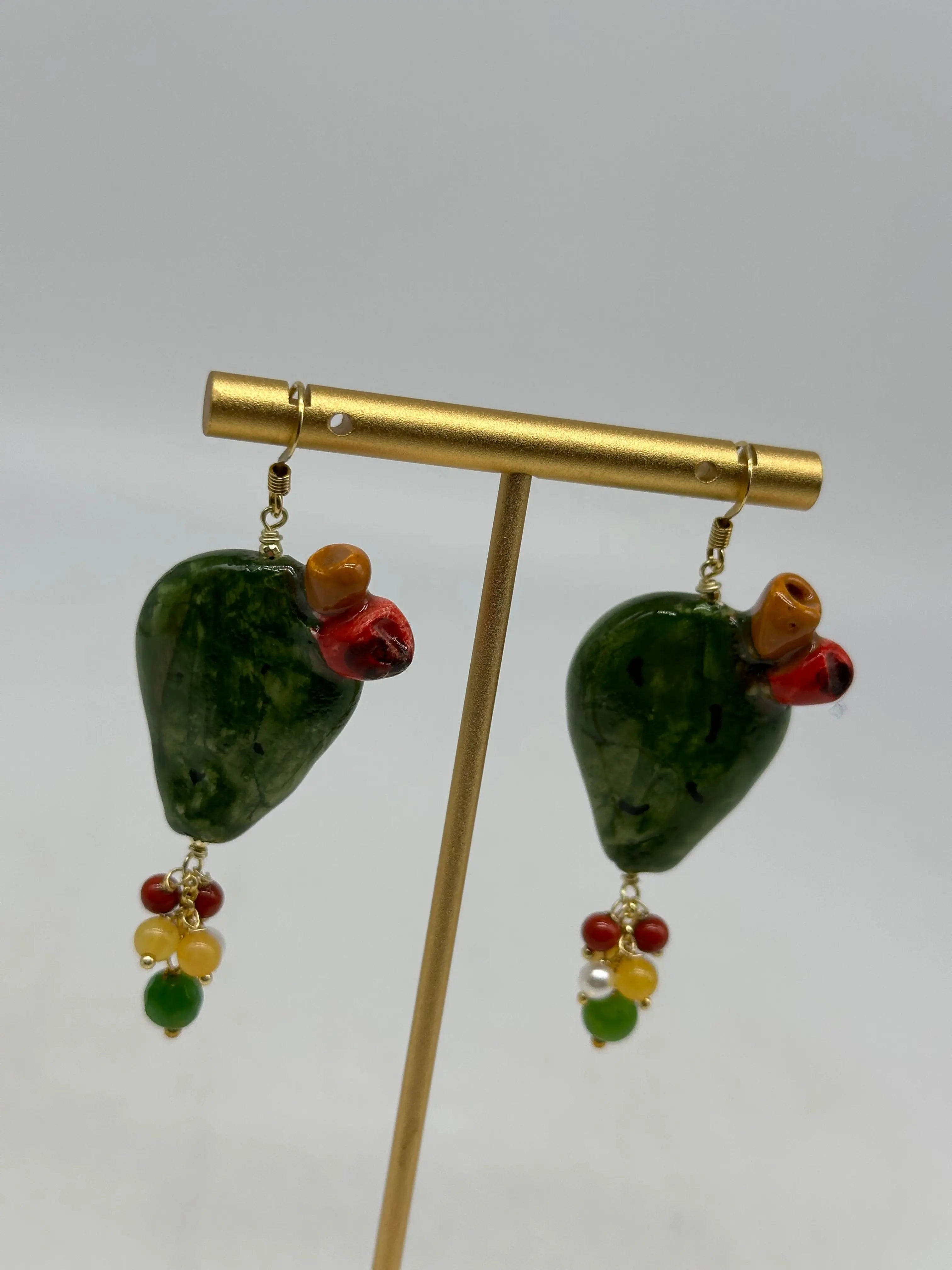 Orecchini Artigianali Fichi d’India in Ceramica di Caltagirone, pietre varie V.2 DD CERAMICHE SICILIANE