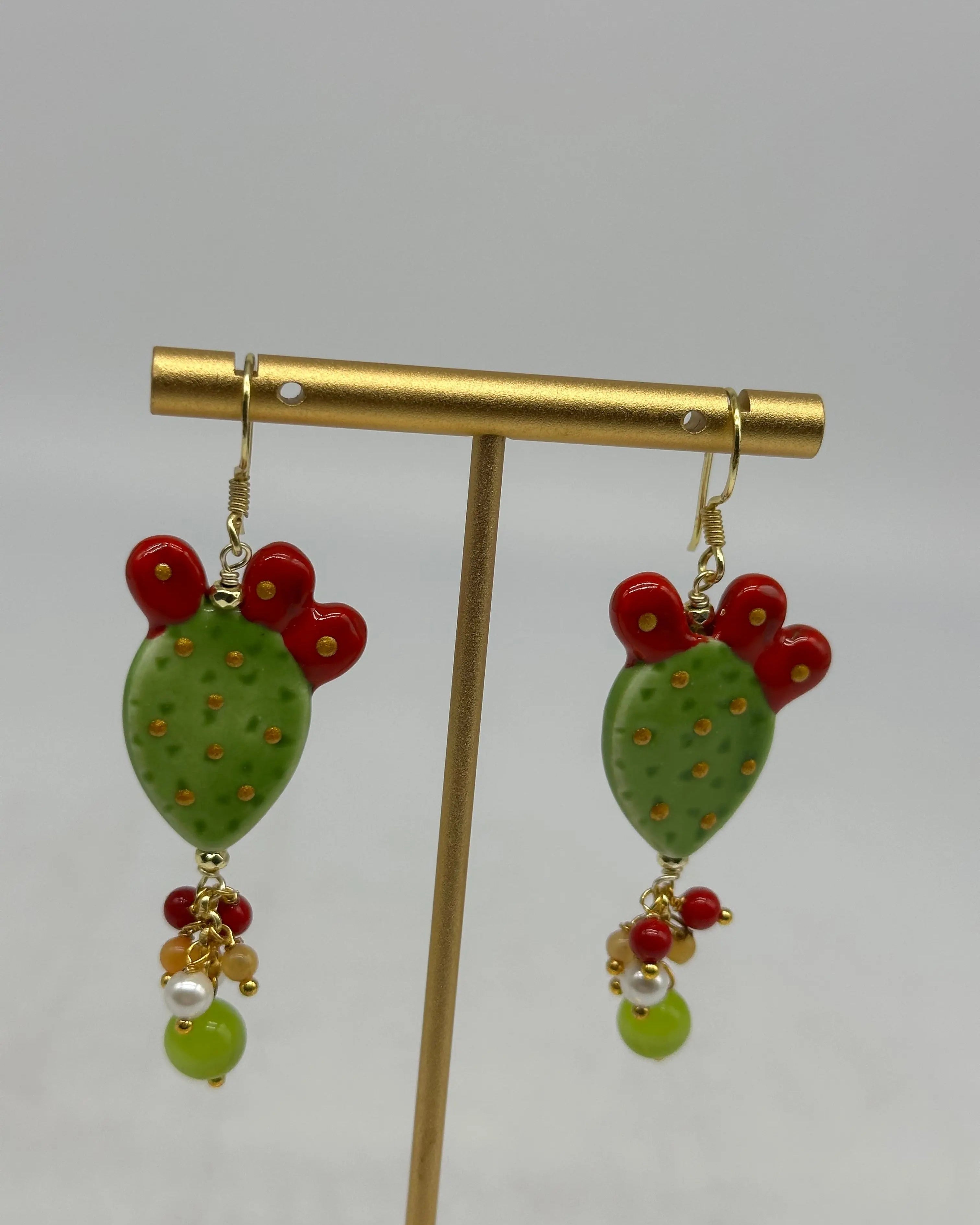 Orecchini Artigianali Fichi d’India in Ceramica di Caltagirone, pietre varie V.3 Verde DD CERAMICHE SICILIANE