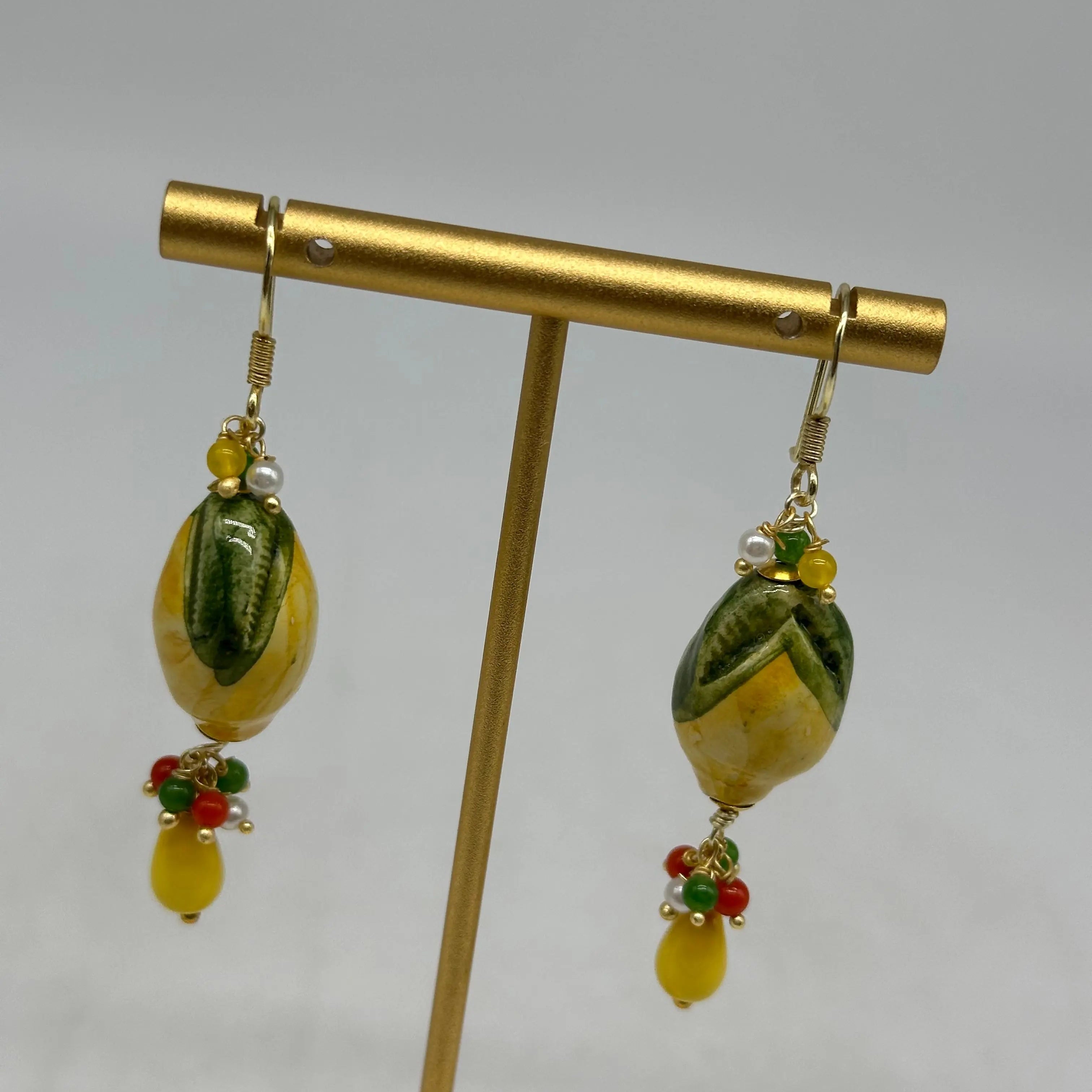 Orecchini Artigianali Limoni in Ceramica di Caltagirone, pietre e corallo V.3 DD CERAMICHE SICILIANE