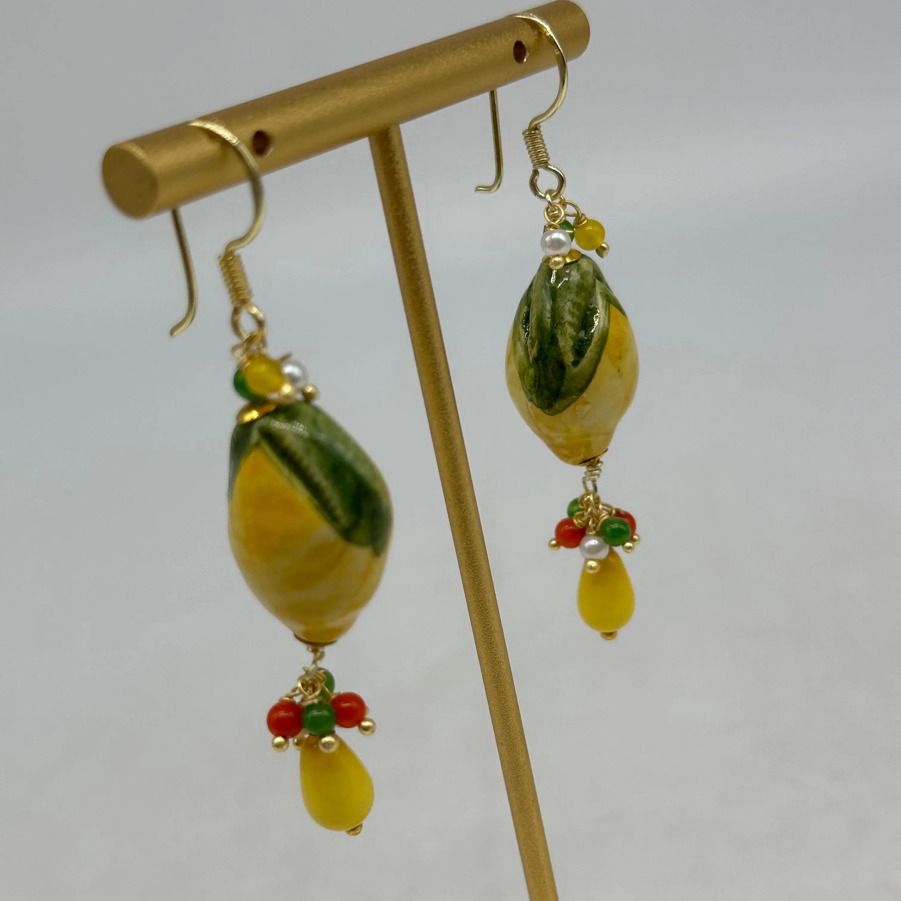 Orecchini Artigianali Limoni in Ceramica di Caltagirone, pietre e corallo V.3 DD CERAMICHE SICILIANE