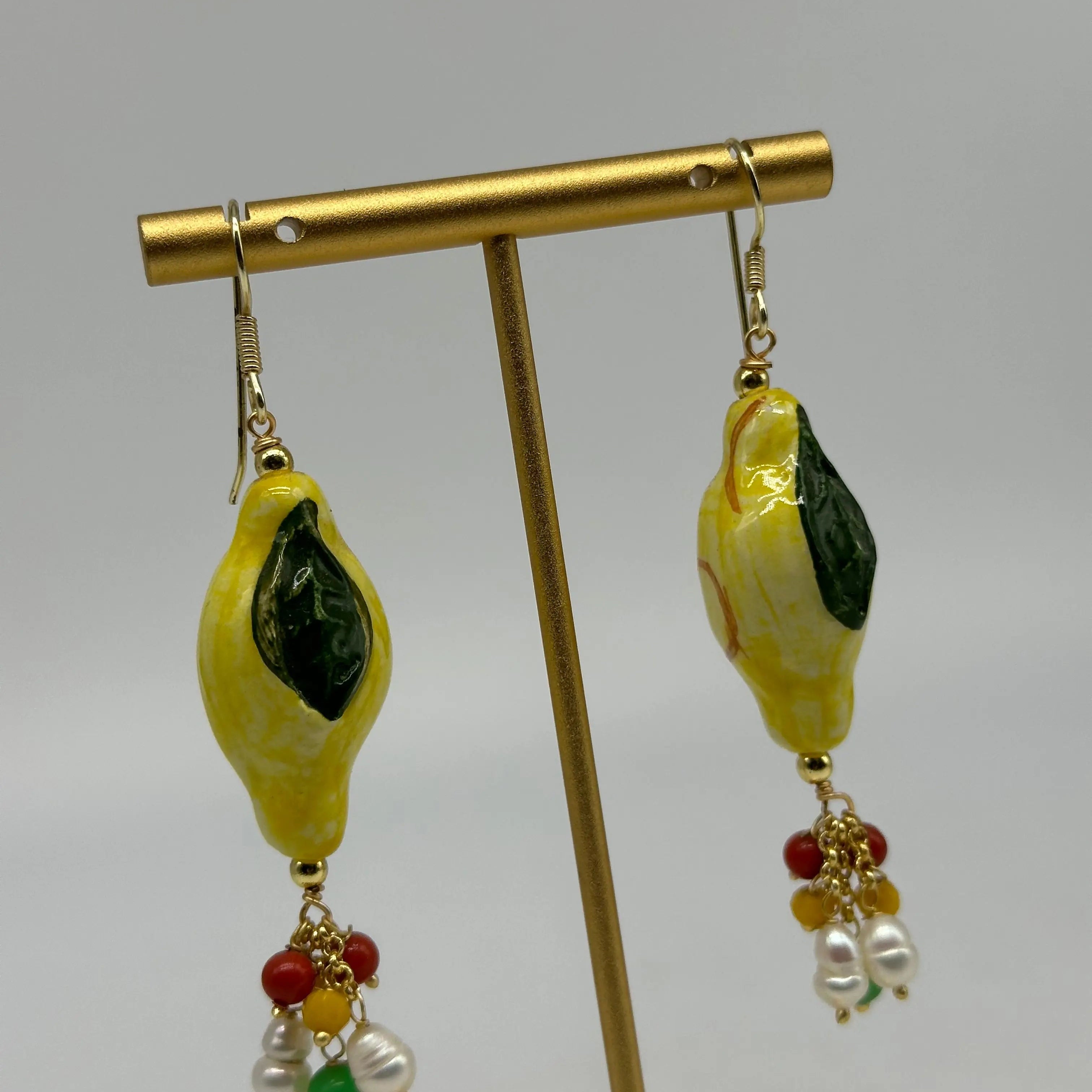 Orecchini Artigianali Limoni in Ceramica di Caltagirone, pietre e corallo V.2 DD CERAMICHE SICILIANE