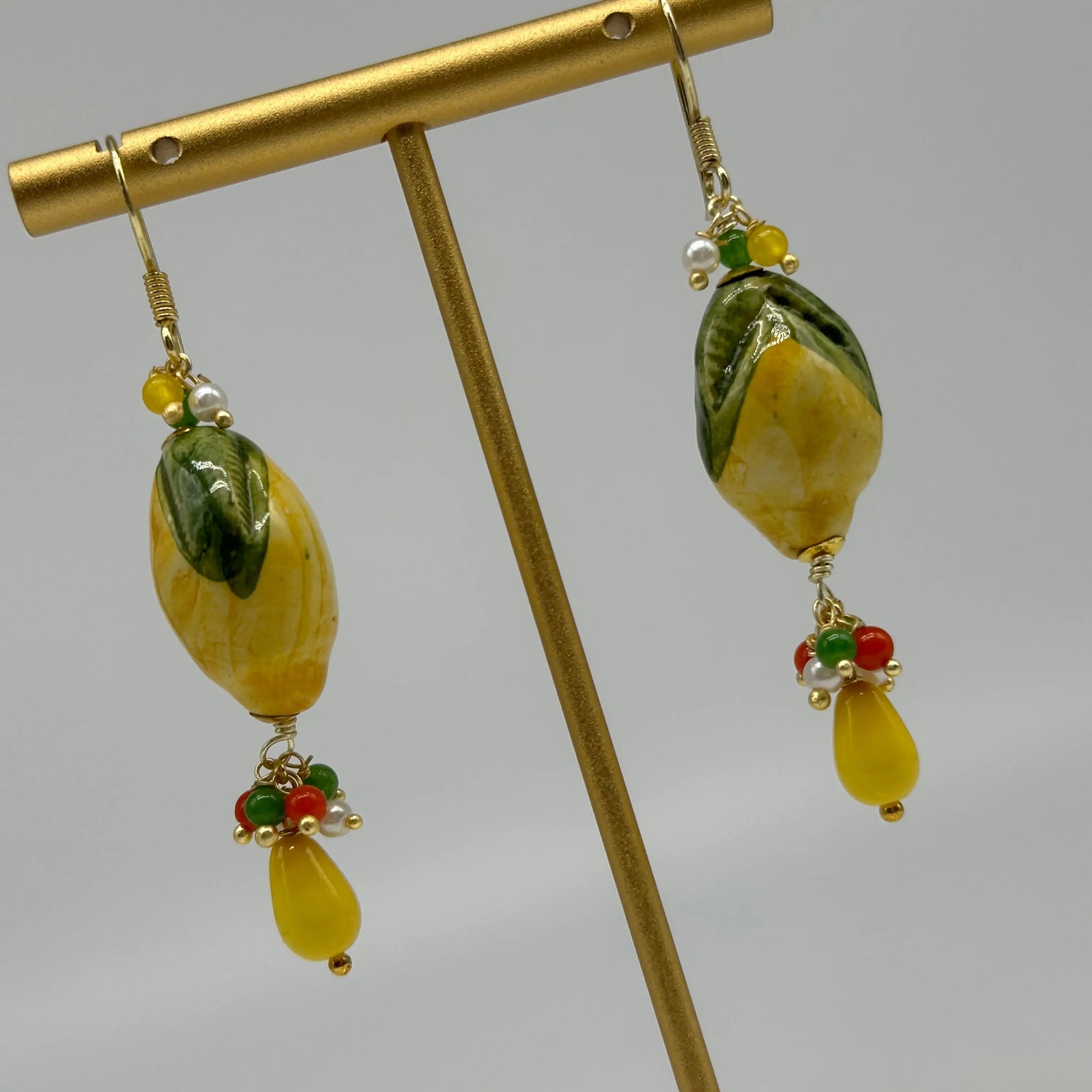 Orecchini Artigianali Limoni in Ceramica di Caltagirone, pietre e corallo V.3 DD CERAMICHE SICILIANE