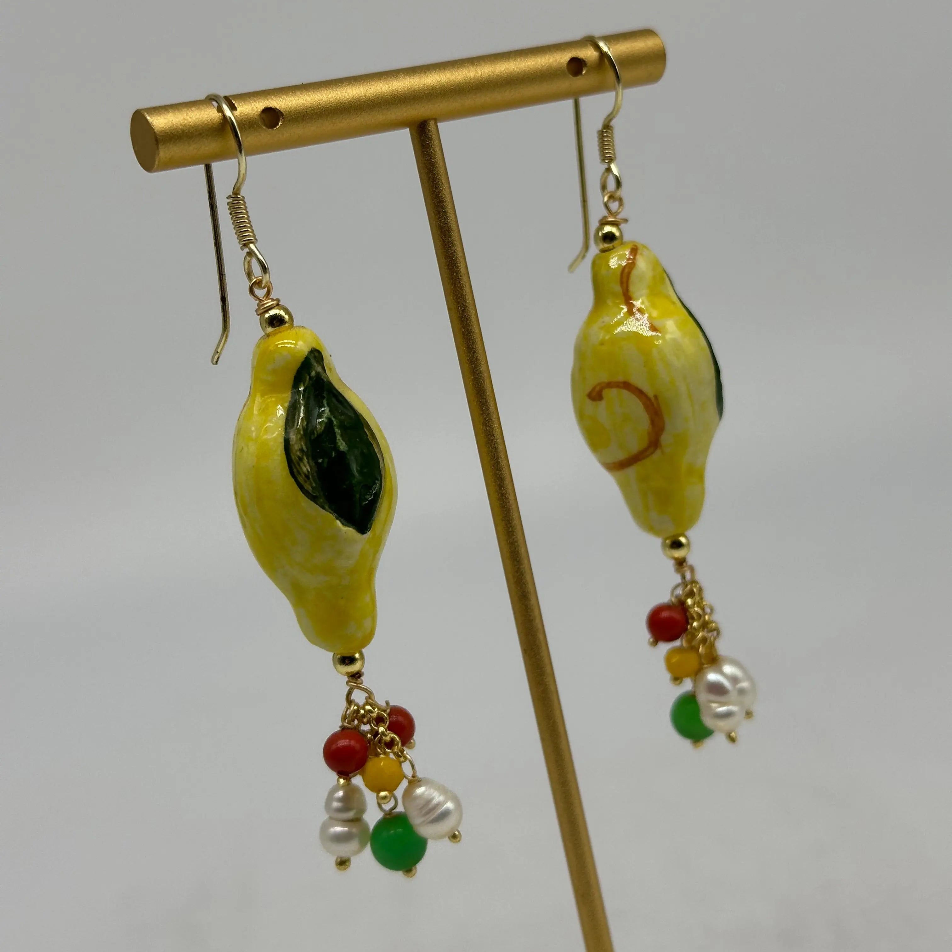 Orecchini Artigianali Limoni in Ceramica di Caltagirone, pietre e corallo V.2 DD CERAMICHE SICILIANE
