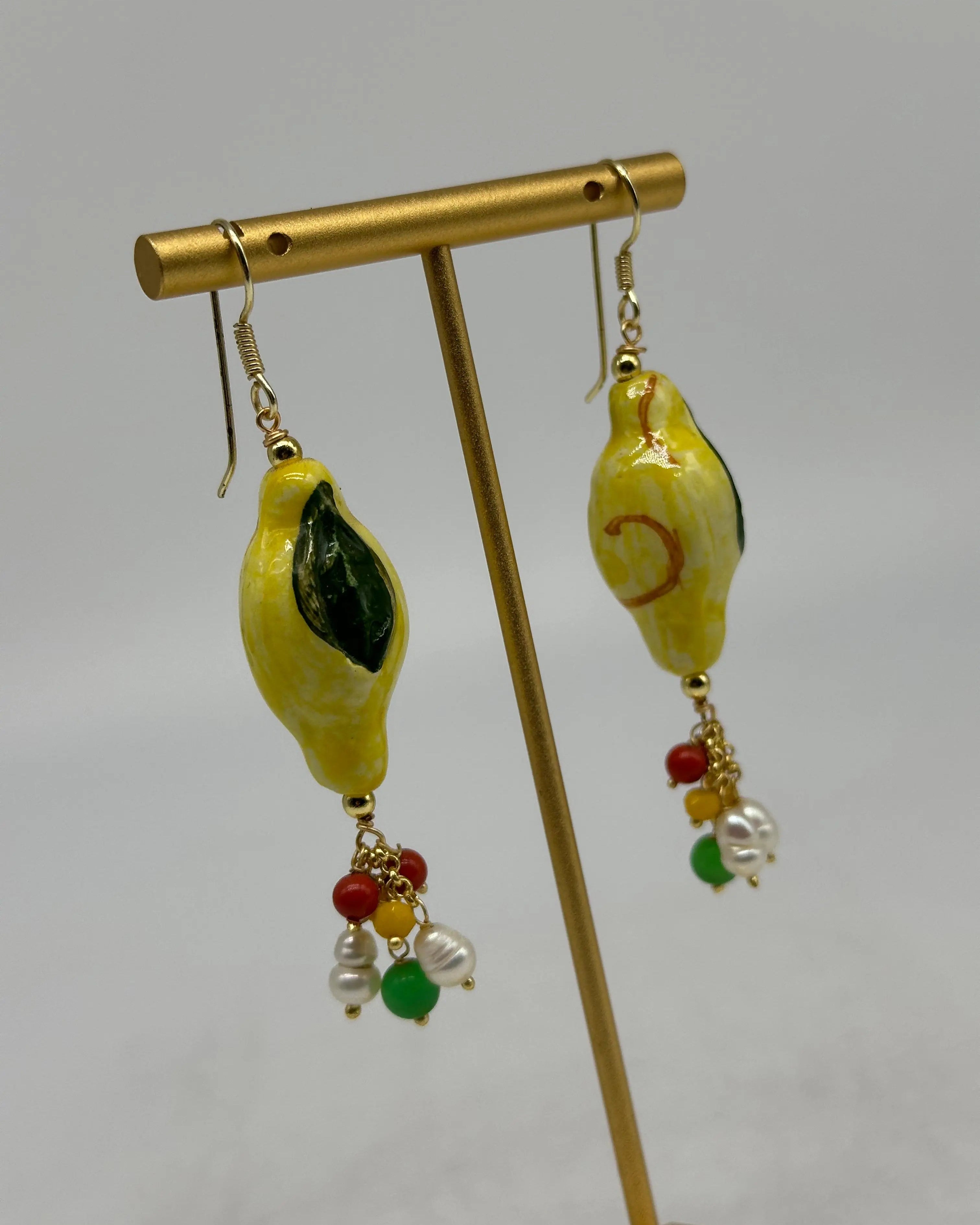 Orecchini Artigianali Limoni in Ceramica di Caltagirone, pietre e corallo V.2 DD CERAMICHE SICILIANE