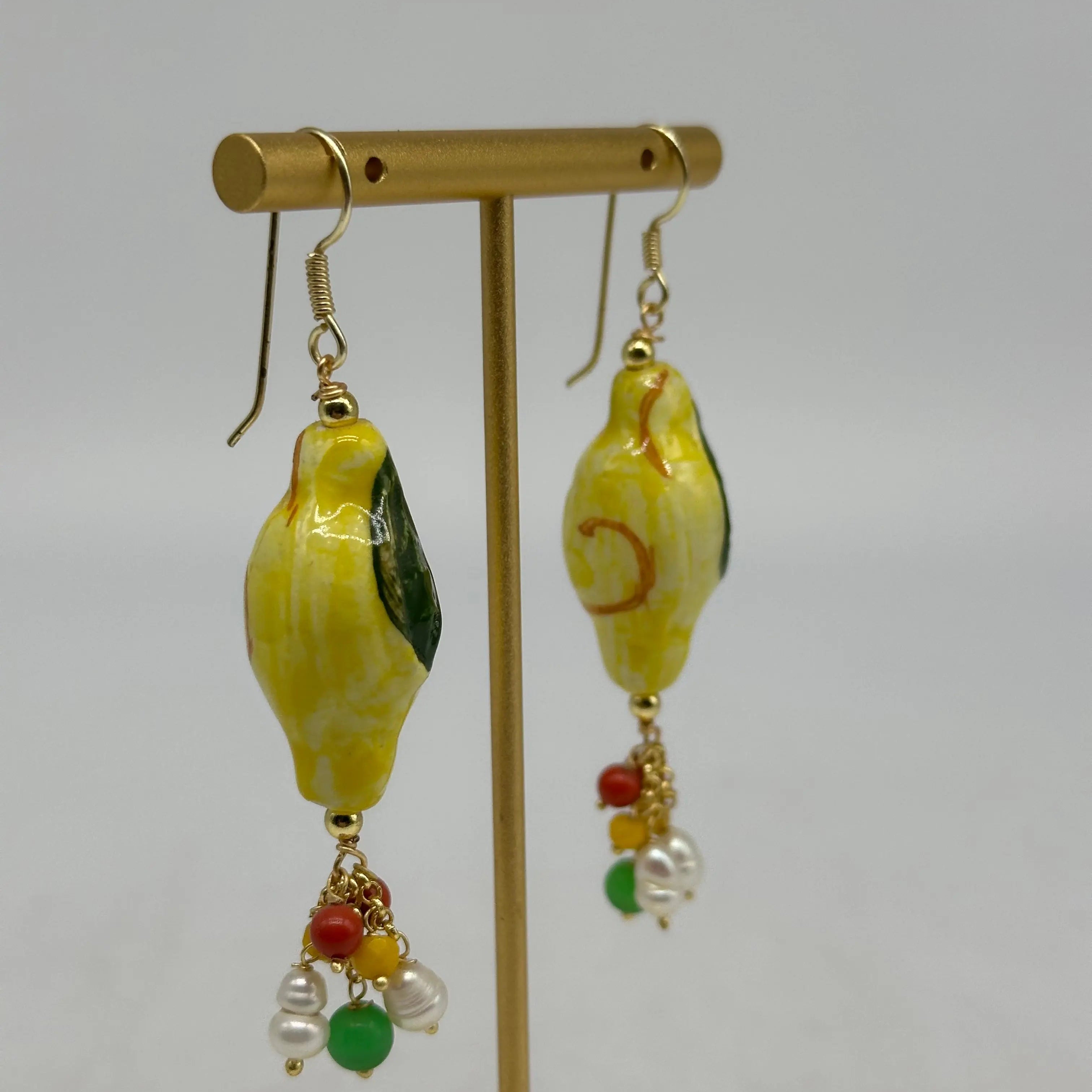 Orecchini Artigianali Limoni in Ceramica di Caltagirone, pietre e corallo V.2 DD CERAMICHE SICILIANE