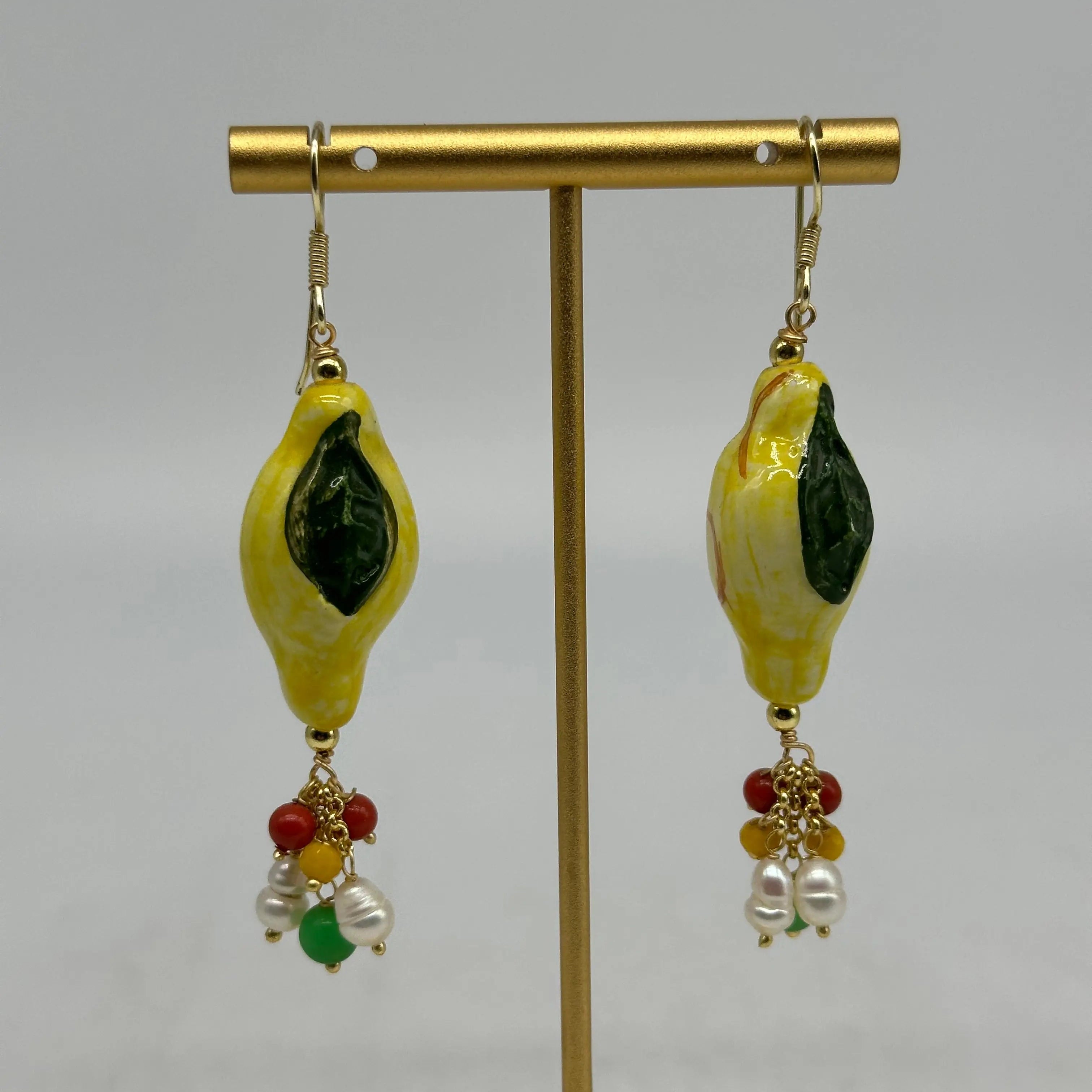 Orecchini Artigianali Limoni in Ceramica di Caltagirone, pietre e corallo V.2 DD CERAMICHE SICILIANE