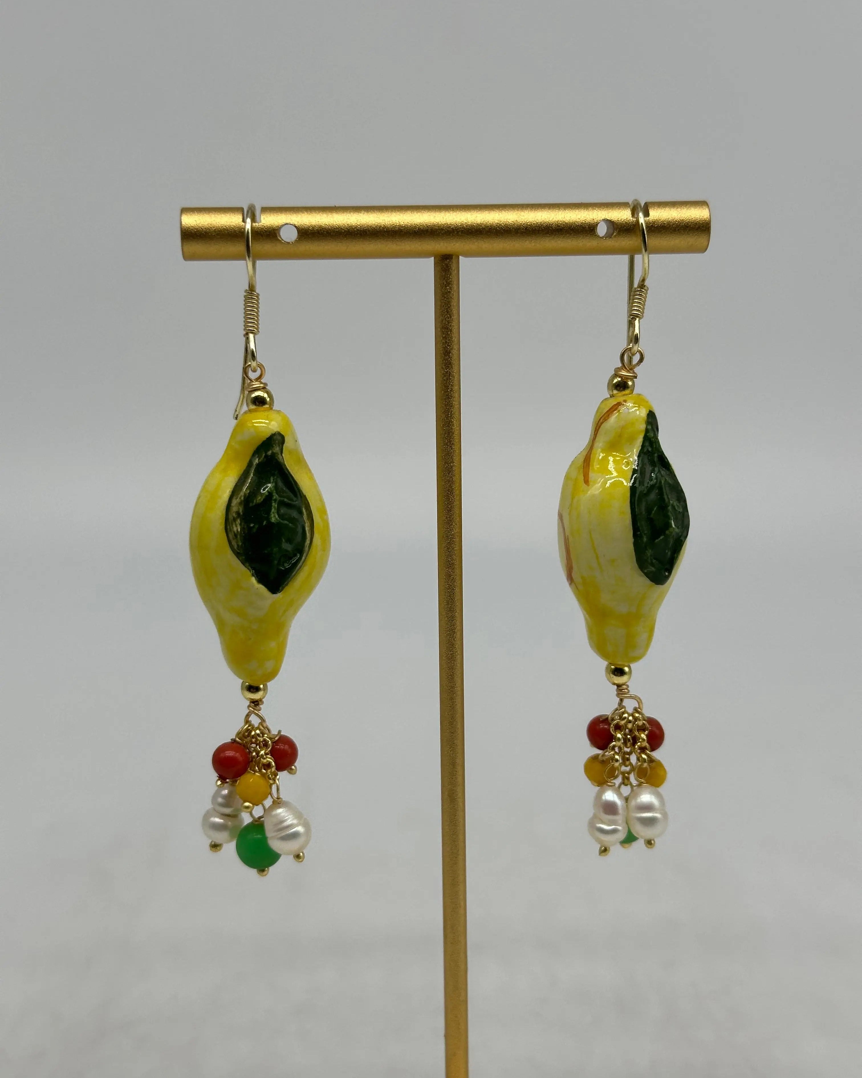 Orecchini Artigianali Limoni in Ceramica di Caltagirone, pietre e corallo V.2 DD CERAMICHE SICILIANE