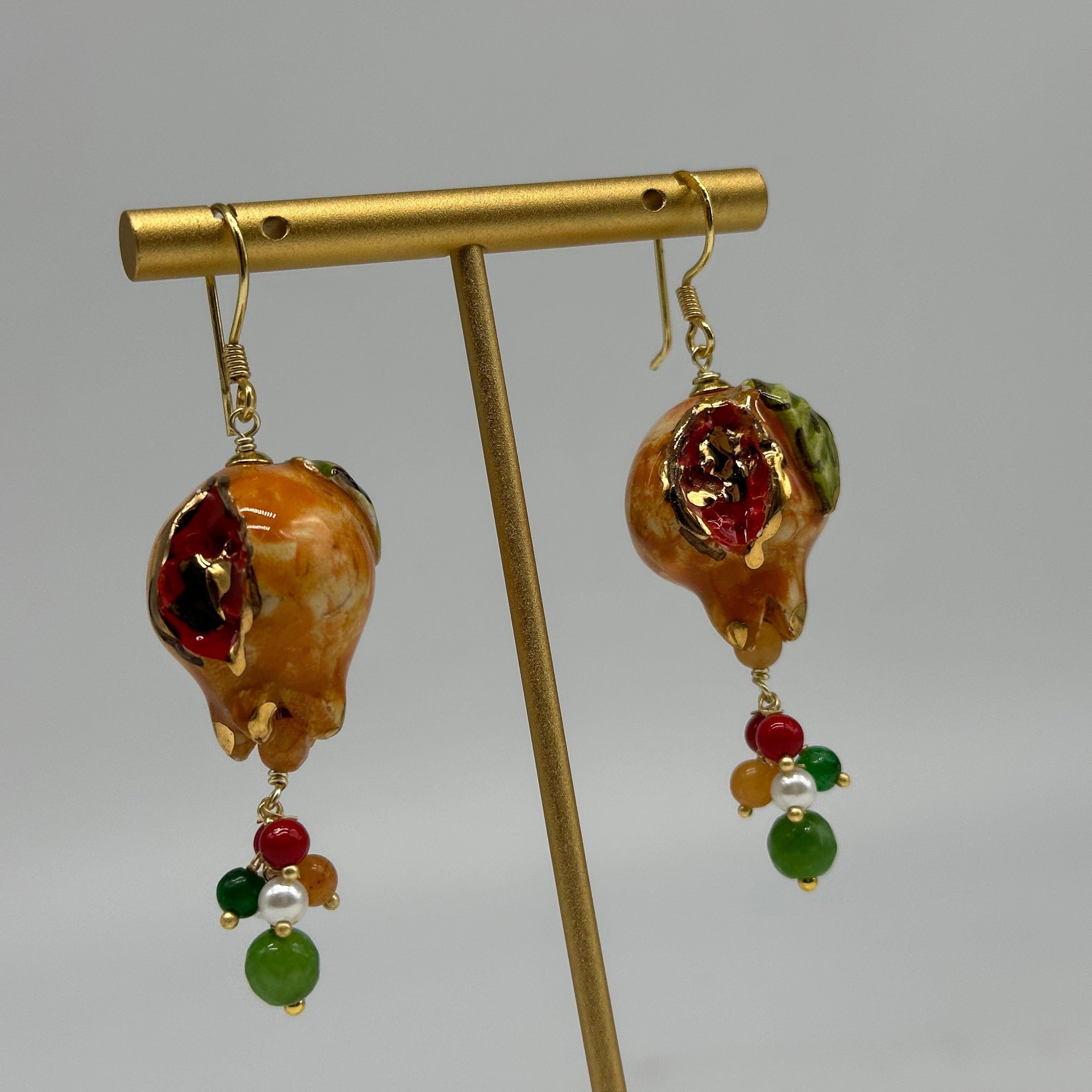 Orecchini Artigianali Melograni in Ceramica di Caltagirone pietre e corallo - ORECCHINI