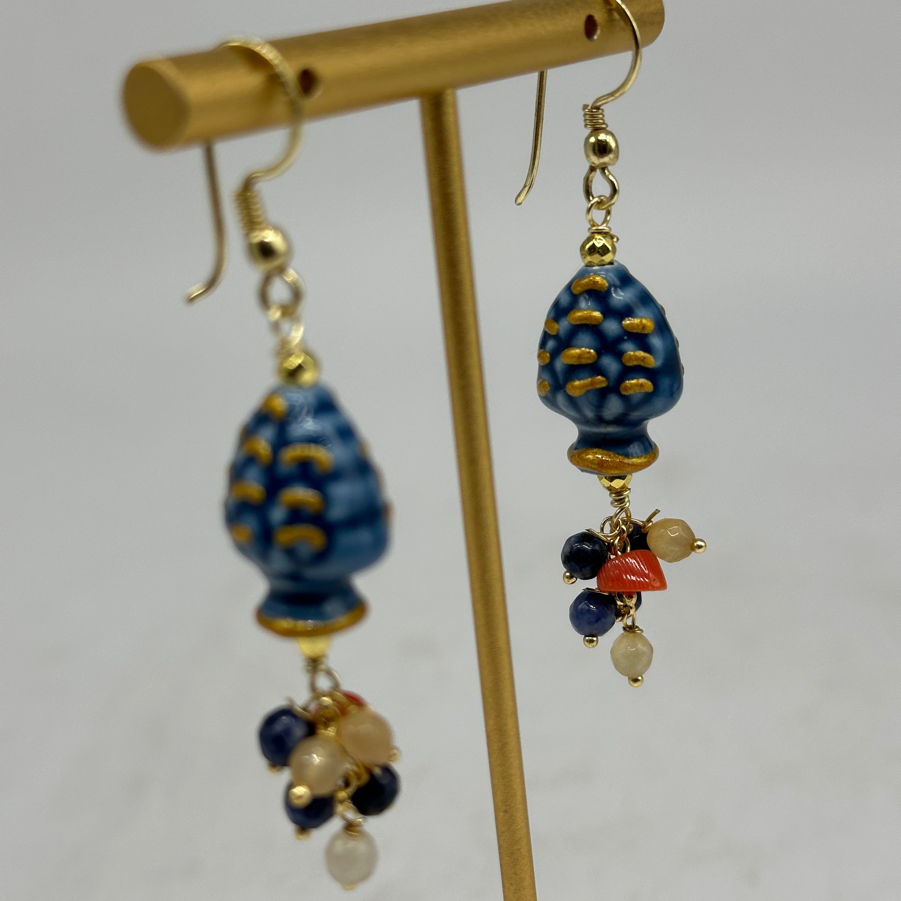 Orecchini Artigianali Pigna Blu Ceramica di Caltagirone pietre e perle - ORECCHINI