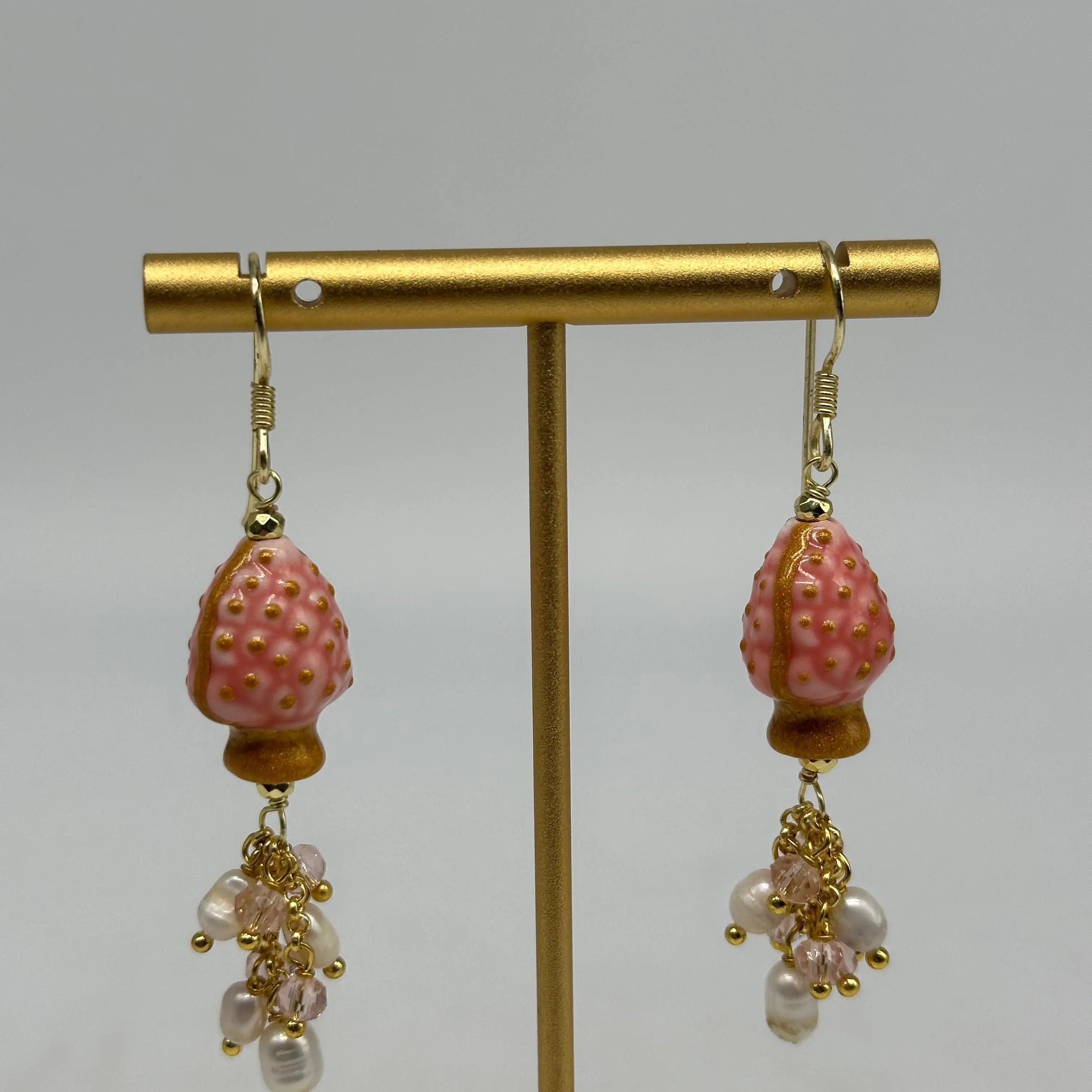 Orecchini Artigianali Pigna Rosa Ceramica di Caltagirone, pietre e perle DD CERAMICHE SICILIANE