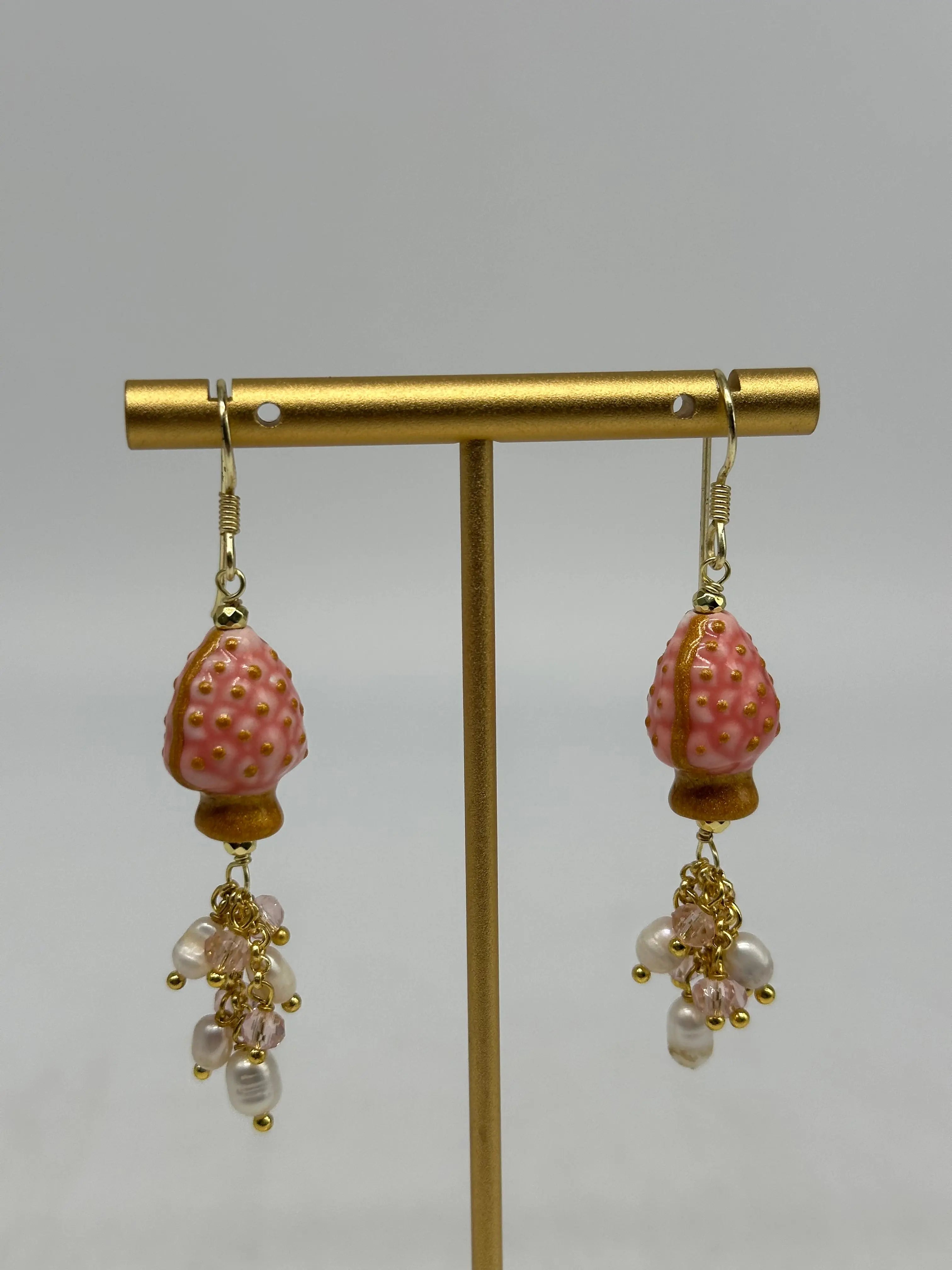 Orecchini Artigianali Pigna Rosa Ceramica di Caltagirone, pietre e perle DD CERAMICHE SICILIANE