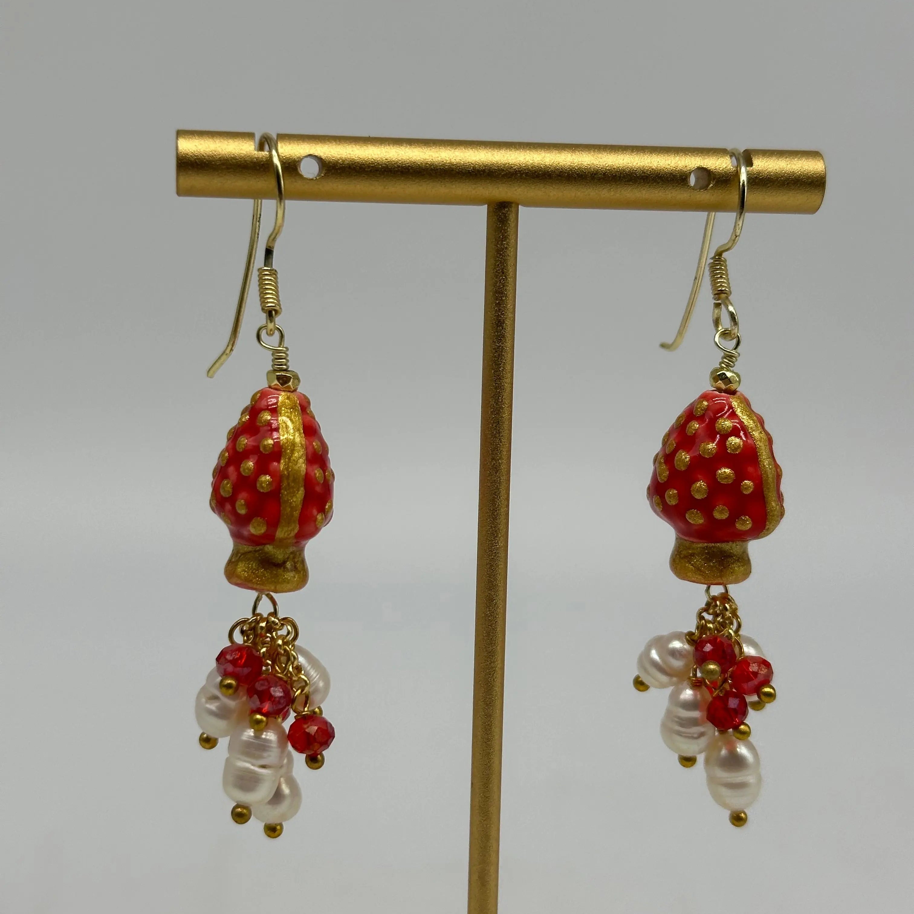 Orecchini Artigianali Pigna Rosso Ceramica di Caltagirone, pietre e perle DD CERAMICHE SICILIANE