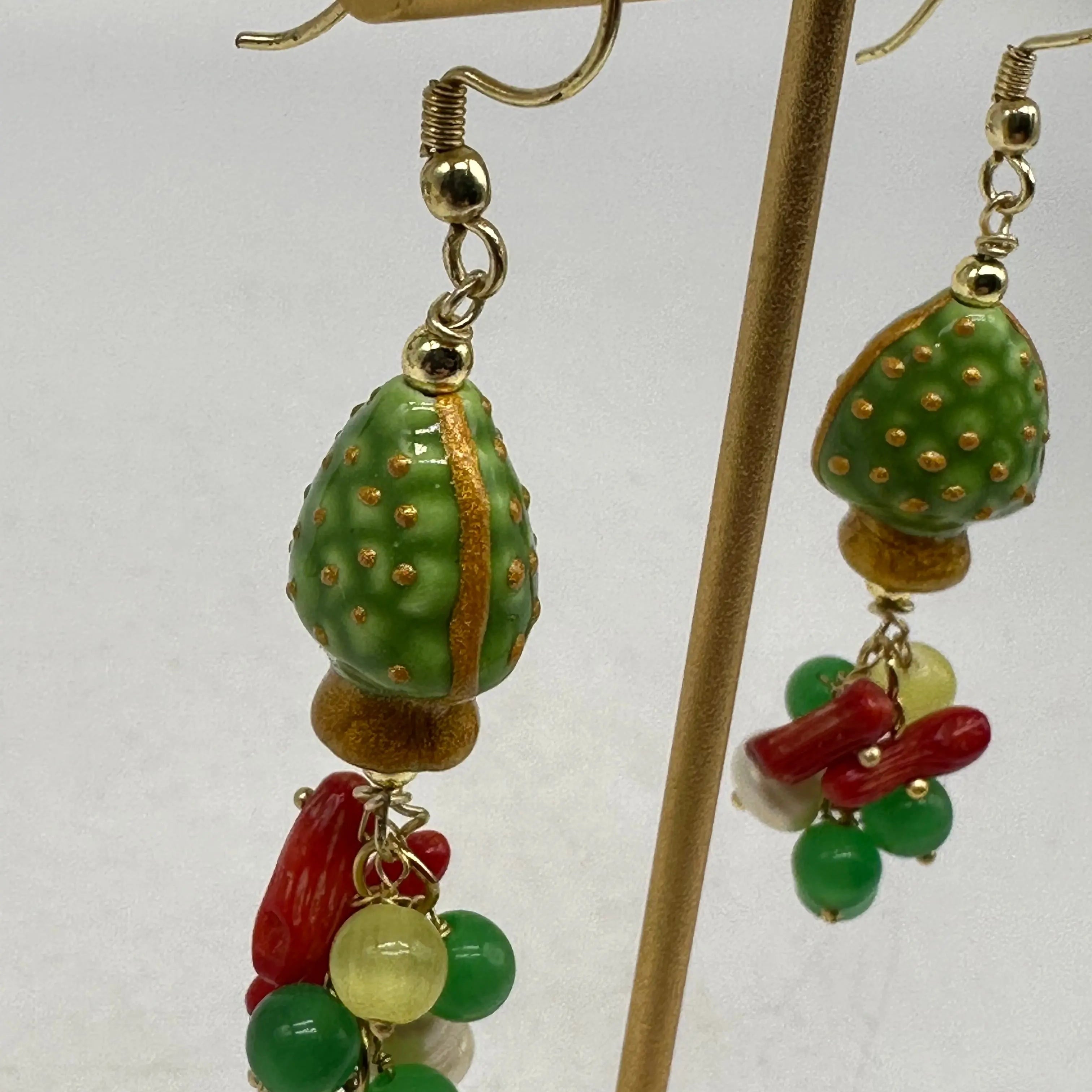 Orecchini Artigianali Pigna Verde Ceramica di Caltagirone, pietre e perle DD CERAMICHE SICILIANE