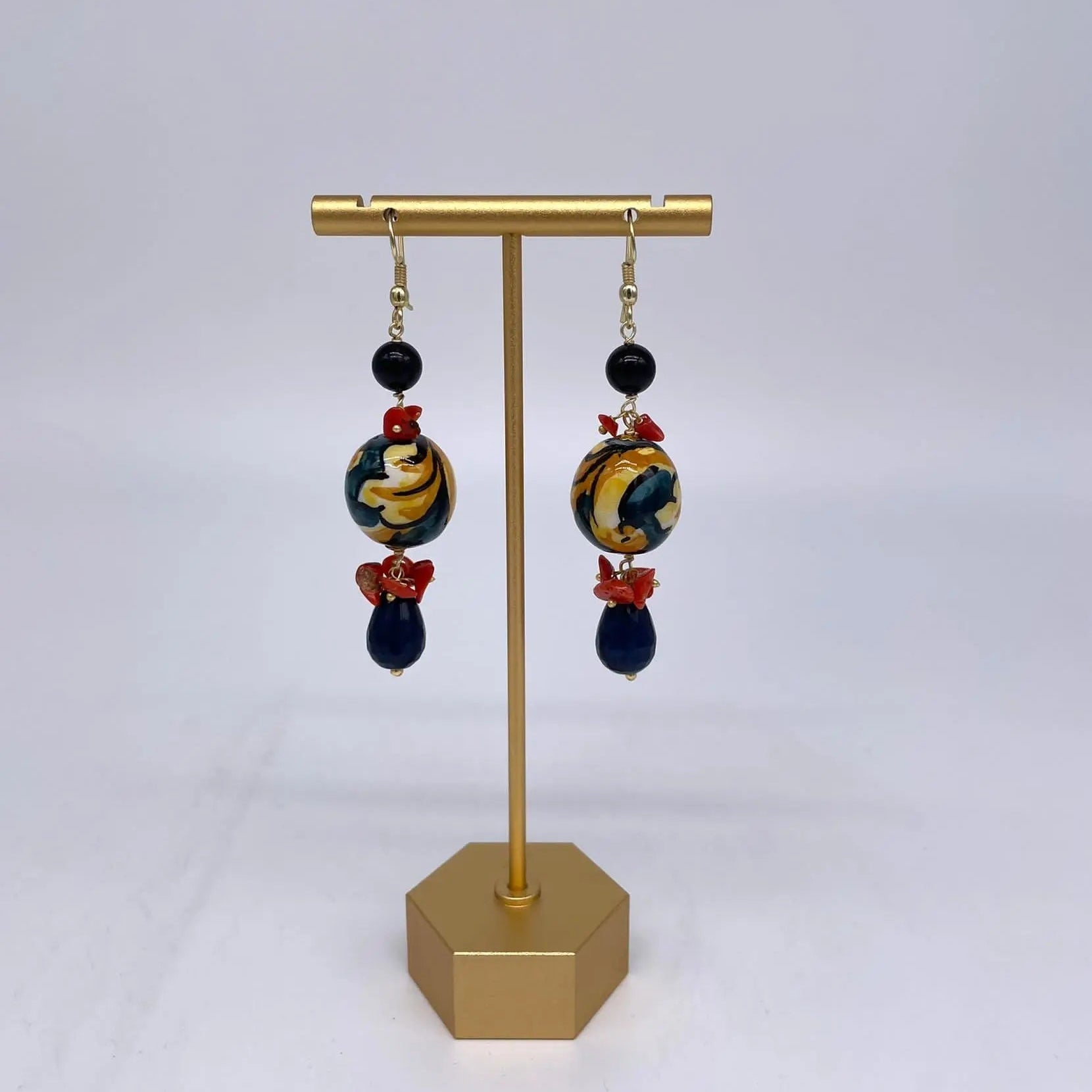 Orecchini Artigianali Sfere di Natale Blu in Ceramica di Caltagirone, pietre e corallo - DD CERAMICHE SICILIANE