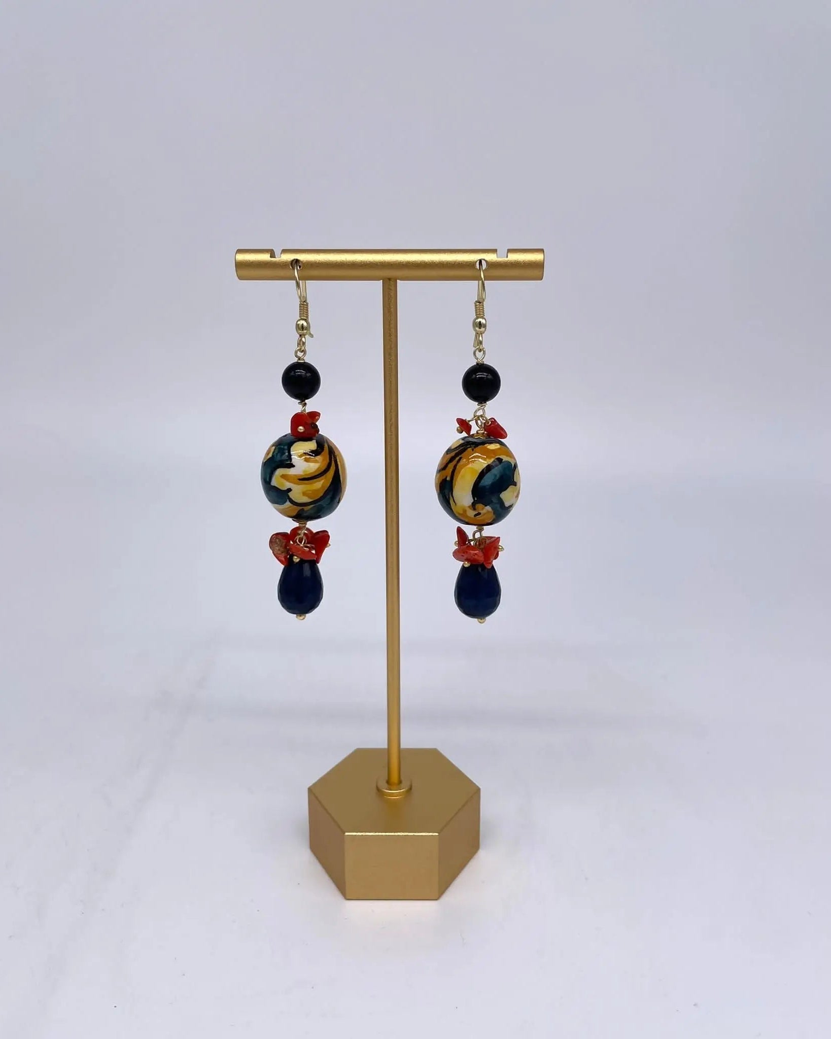 Orecchini Artigianali Sfere di Natale Blu in Ceramica di Caltagirone, pietre e corallo - DD CERAMICHE SICILIANE
