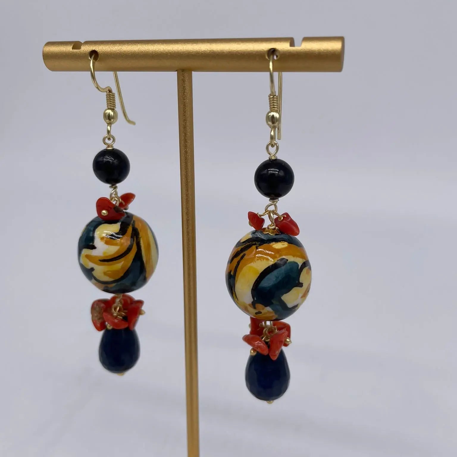 Orecchini Artigianali Sfere di Natale Blu in Ceramica di Caltagirone, pietre e corallo - DD CERAMICHE SICILIANE