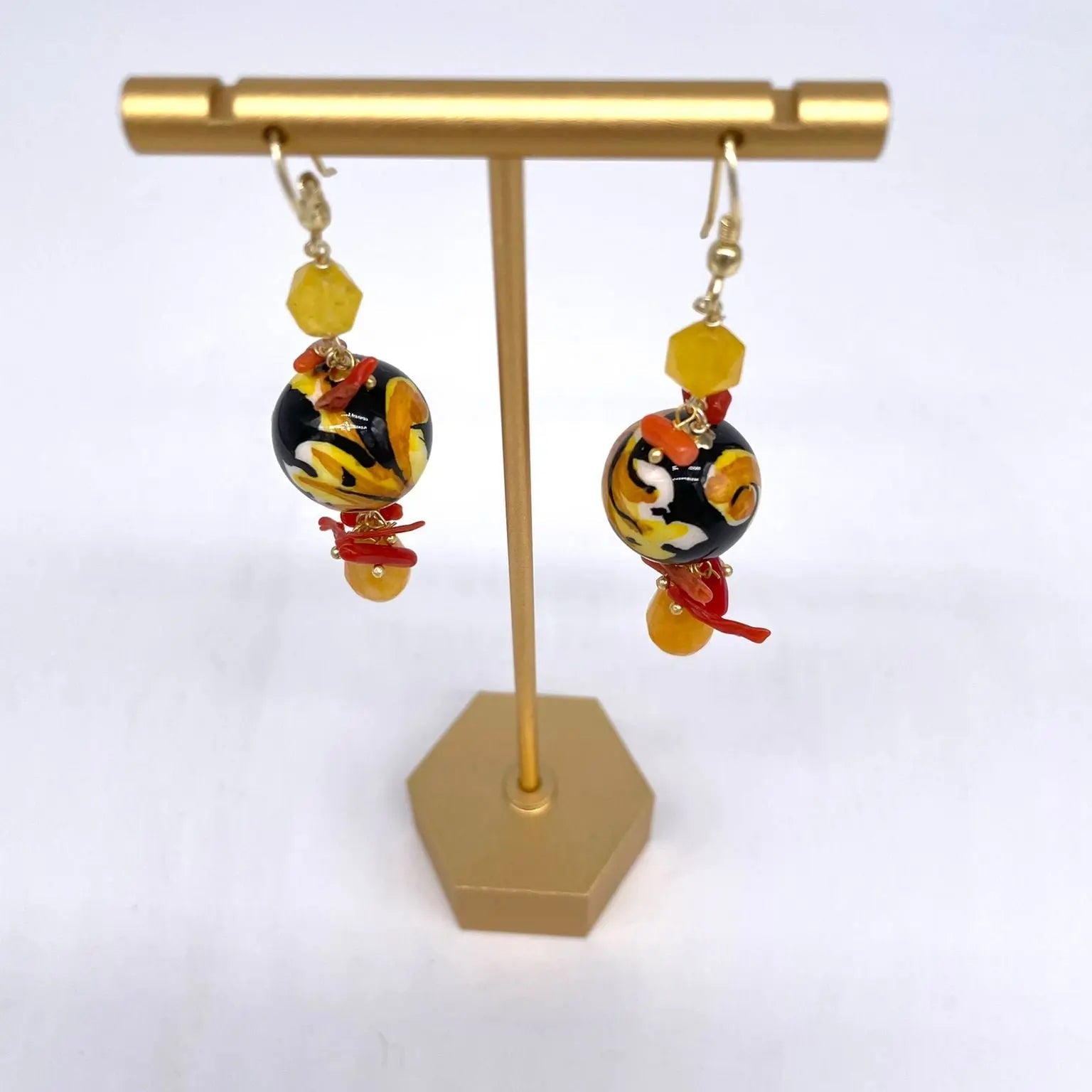 Orecchini Artigianali Sfere di Natale Nero in Ceramica di Caltagirone, pietre e corallo - DD CERAMICHE SICILIANE