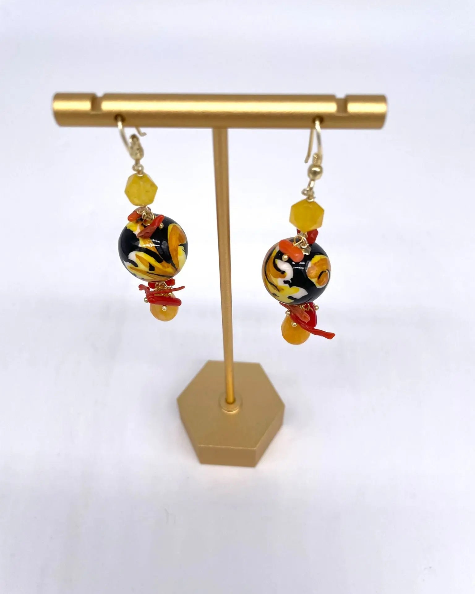 Orecchini Artigianali Sfere di Natale Nero in Ceramica di Caltagirone, pietre e corallo - DD CERAMICHE SICILIANE