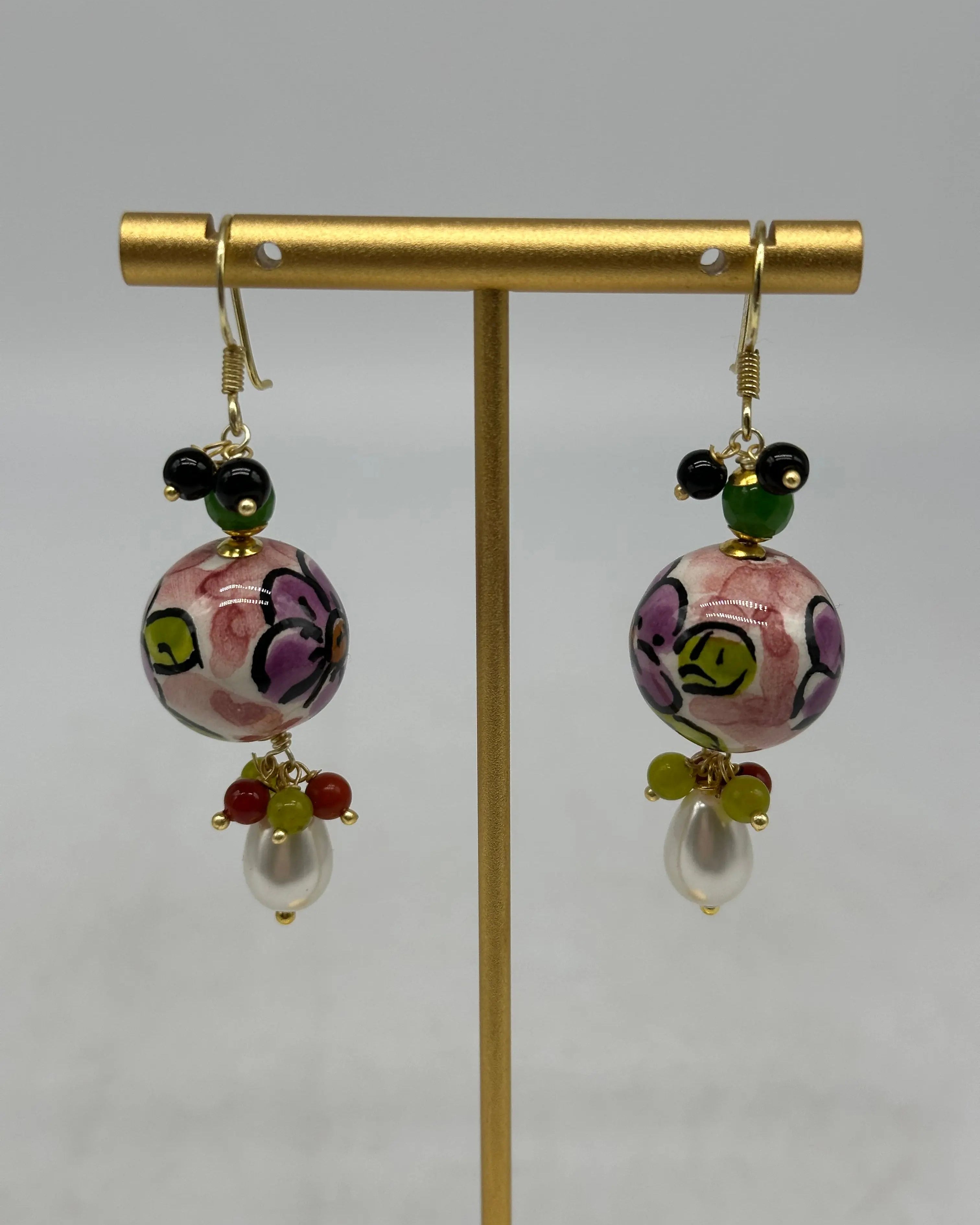 Orecchini Artigianali Sfere di Natale Rosa in Ceramica di Caltagirone, pietre e corallo DD CERAMICHE SICILIANE