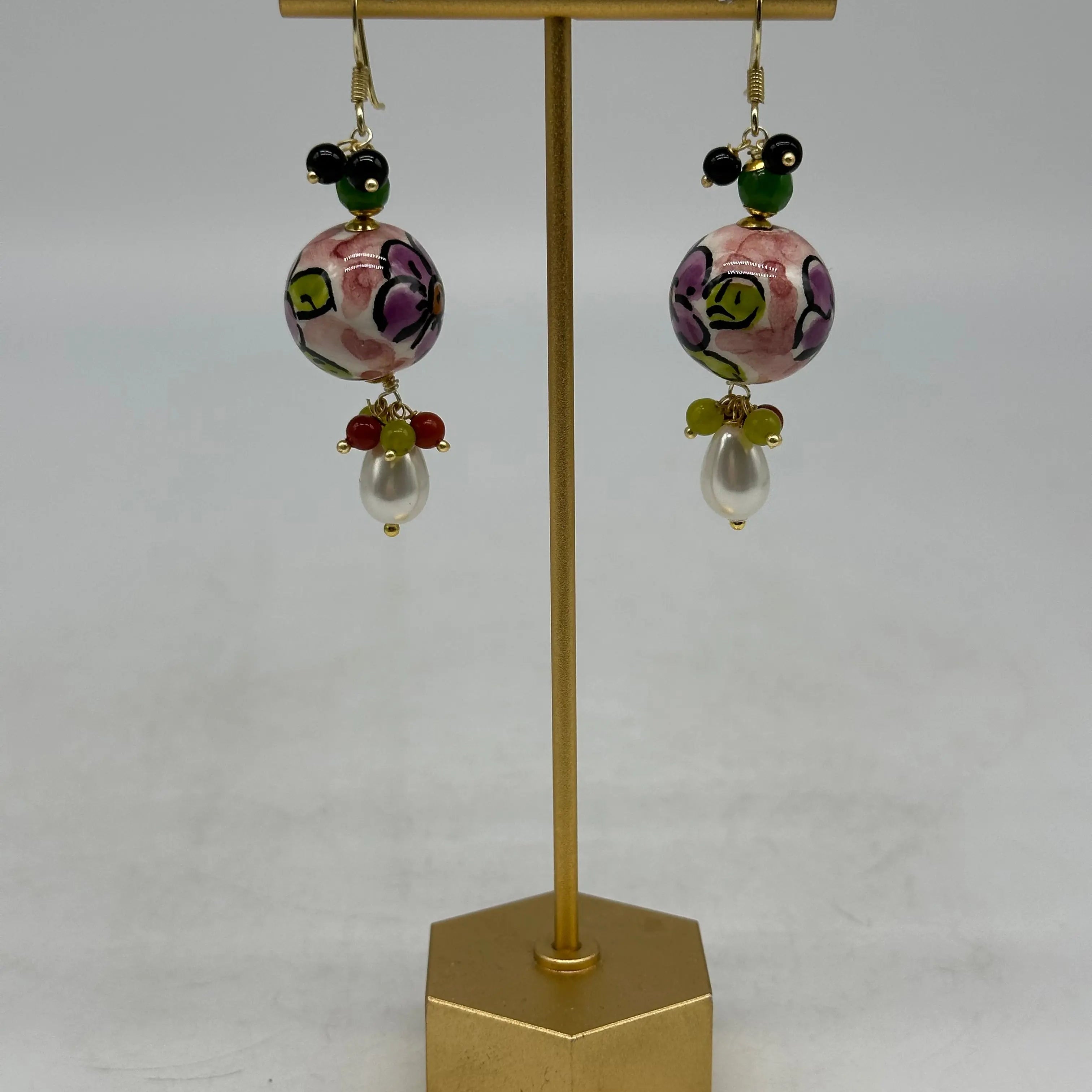 Orecchini Artigianali Sfere di Natale Rosa in Ceramica di Caltagirone, pietre e corallo DD CERAMICHE SICILIANE