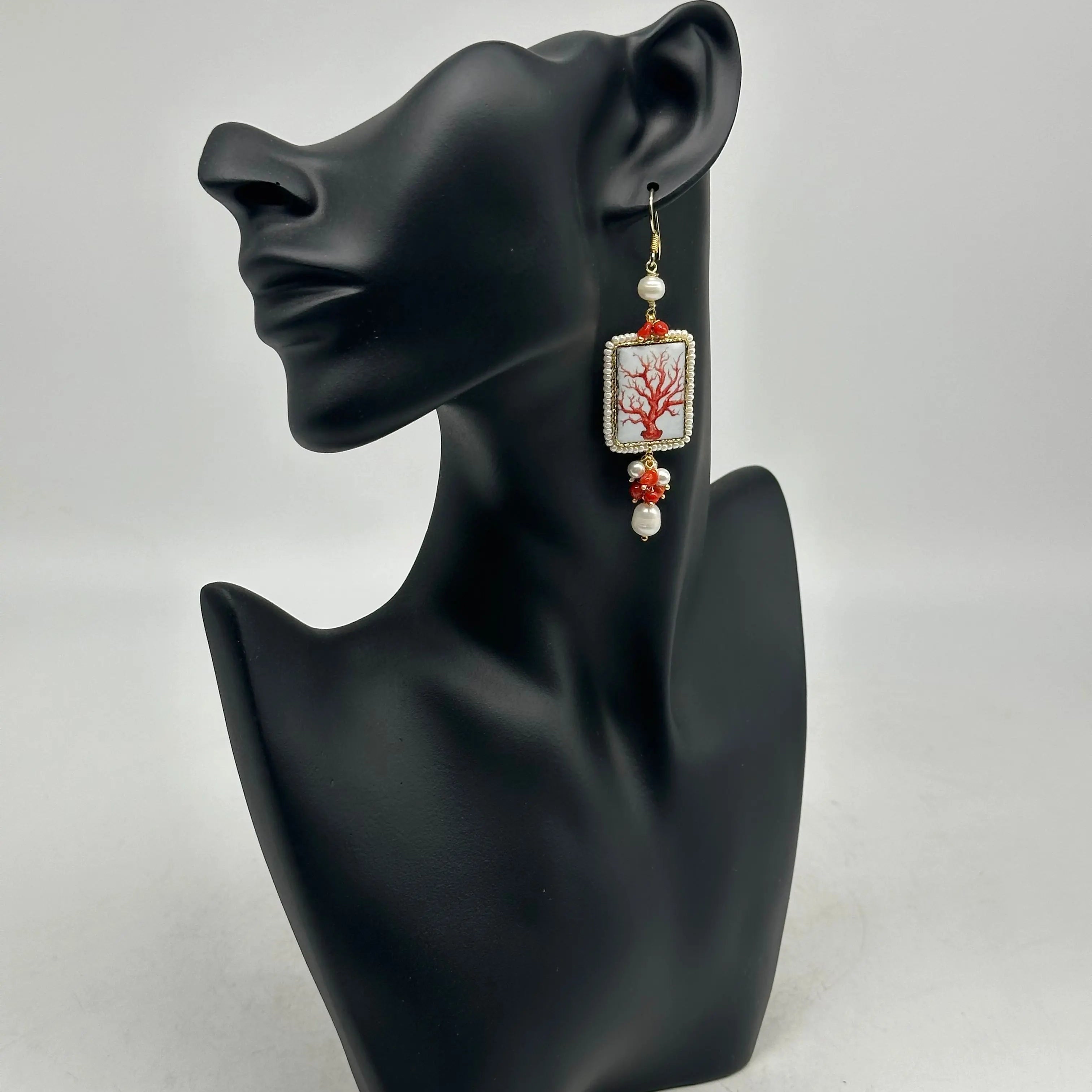 Orecchini Piastrella Ceramica di Caltagirone, cornice bianca, pietre, perle V.5 DD Ceramiche Siciliane