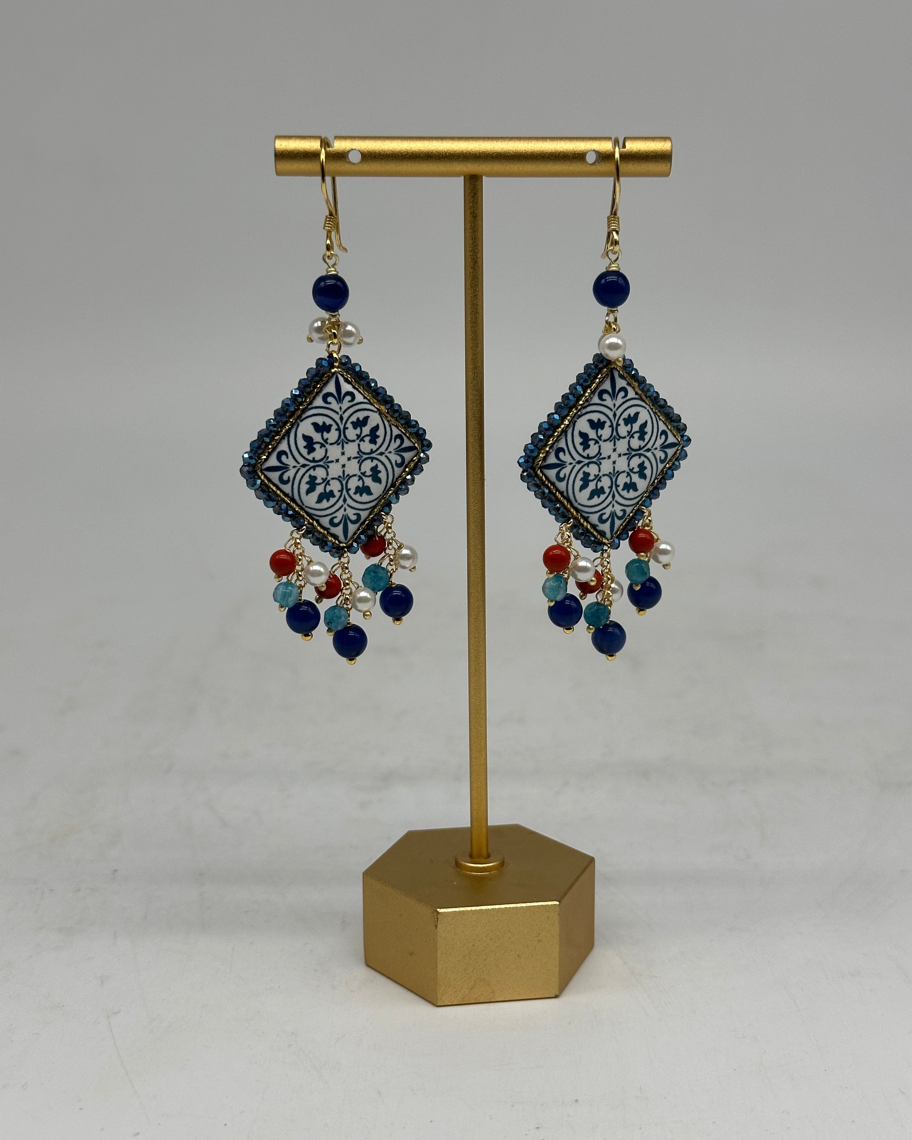 Orecchini Piastrella Ceramica di Caltagirone cornice blu pietre perle V.9 - ORECCHINI