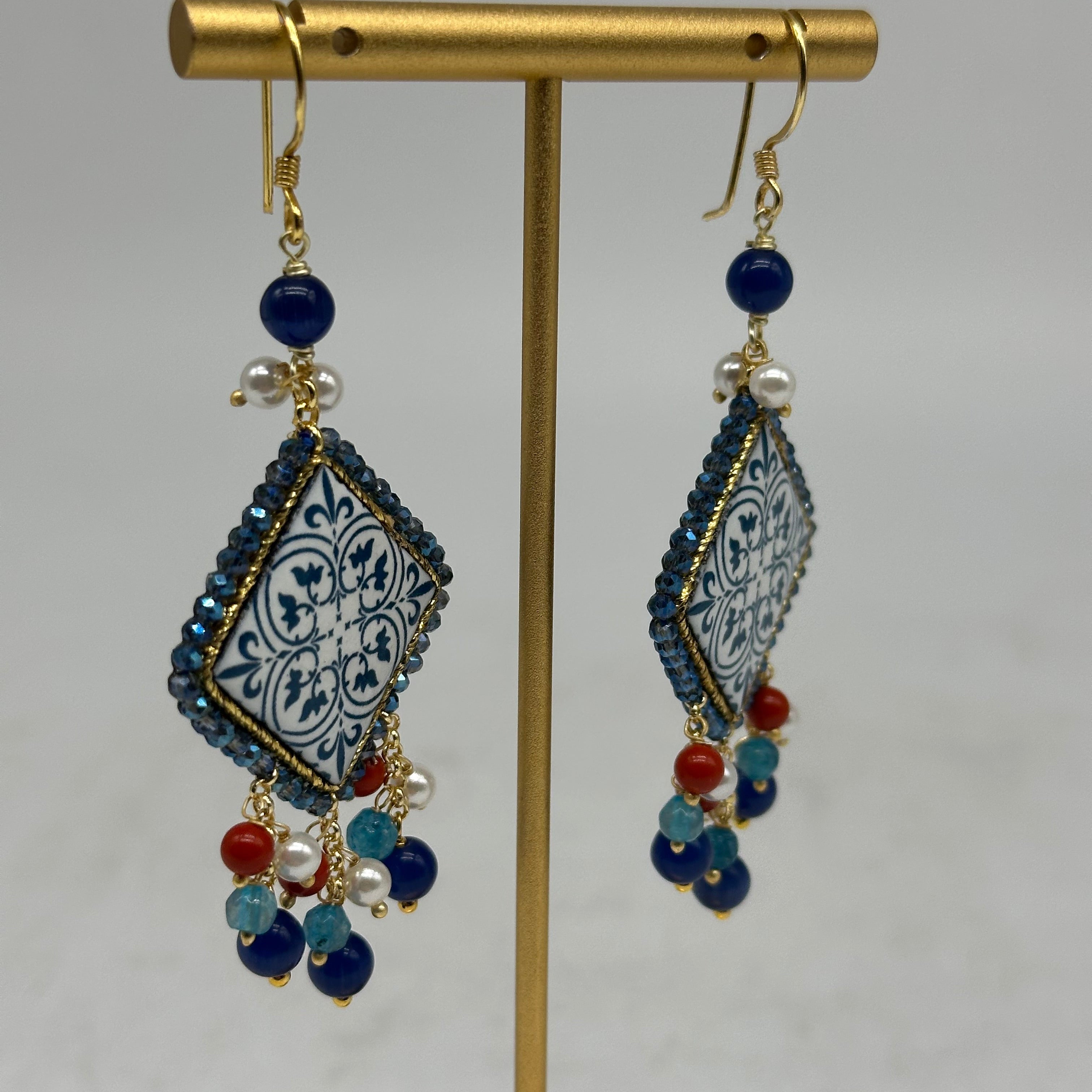 Orecchini Piastrella Ceramica di Caltagirone cornice blu pietre perle V.9 - ORECCHINI